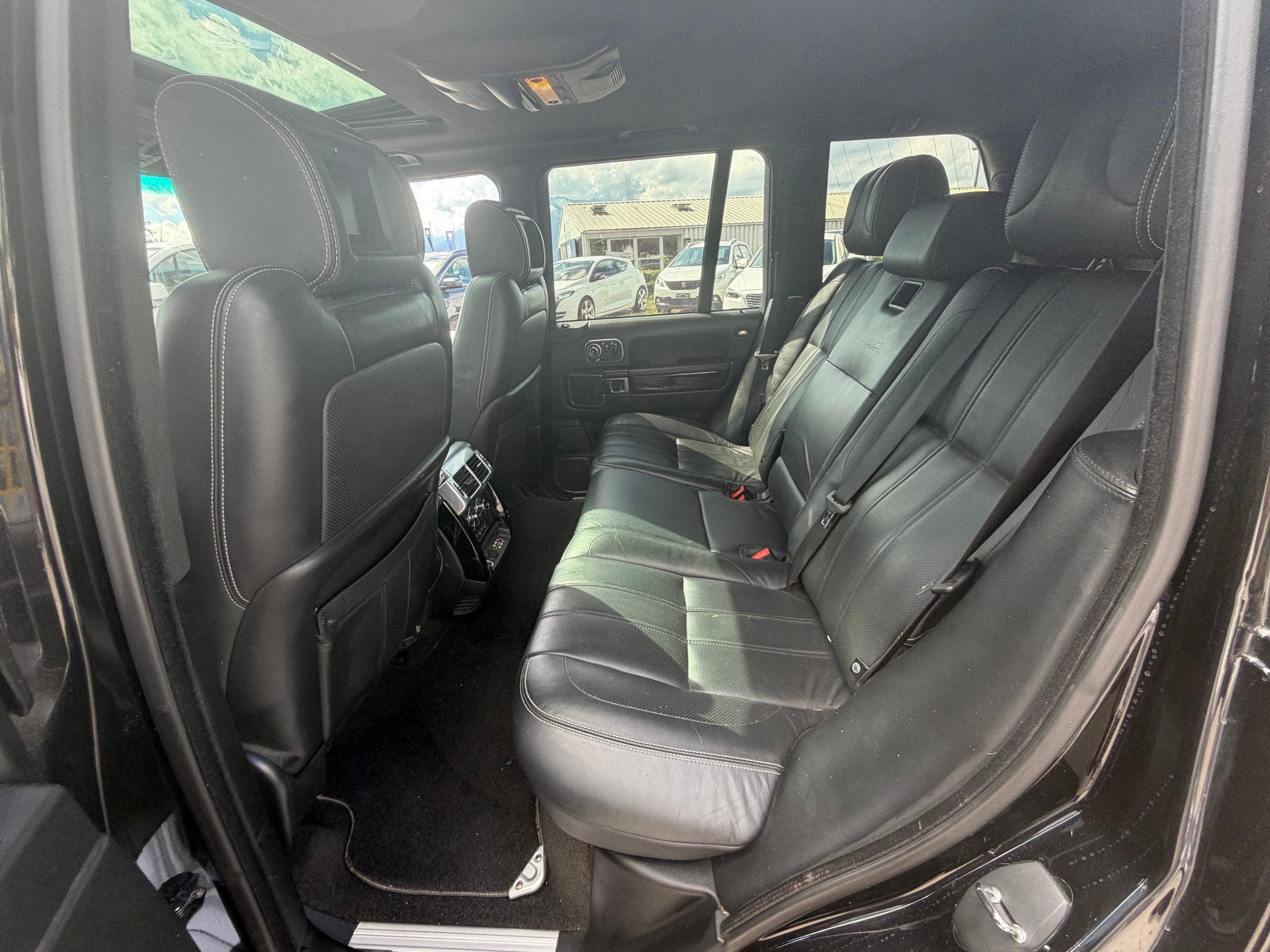 LAND ROVER Range Rover 4.4 TDV8 Autobiography Black Automatic-image-9
