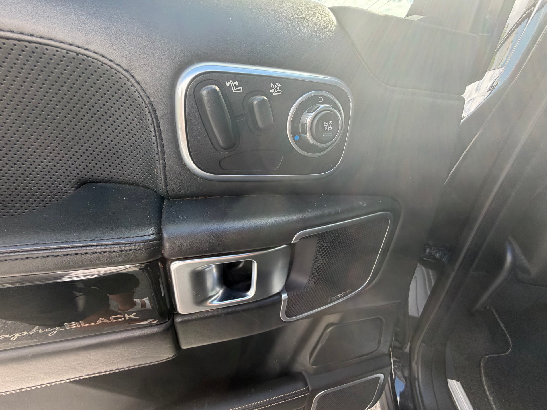 LAND ROVER Range Rover 4.4 TDV8 Autobiography Black Automatic-image-4