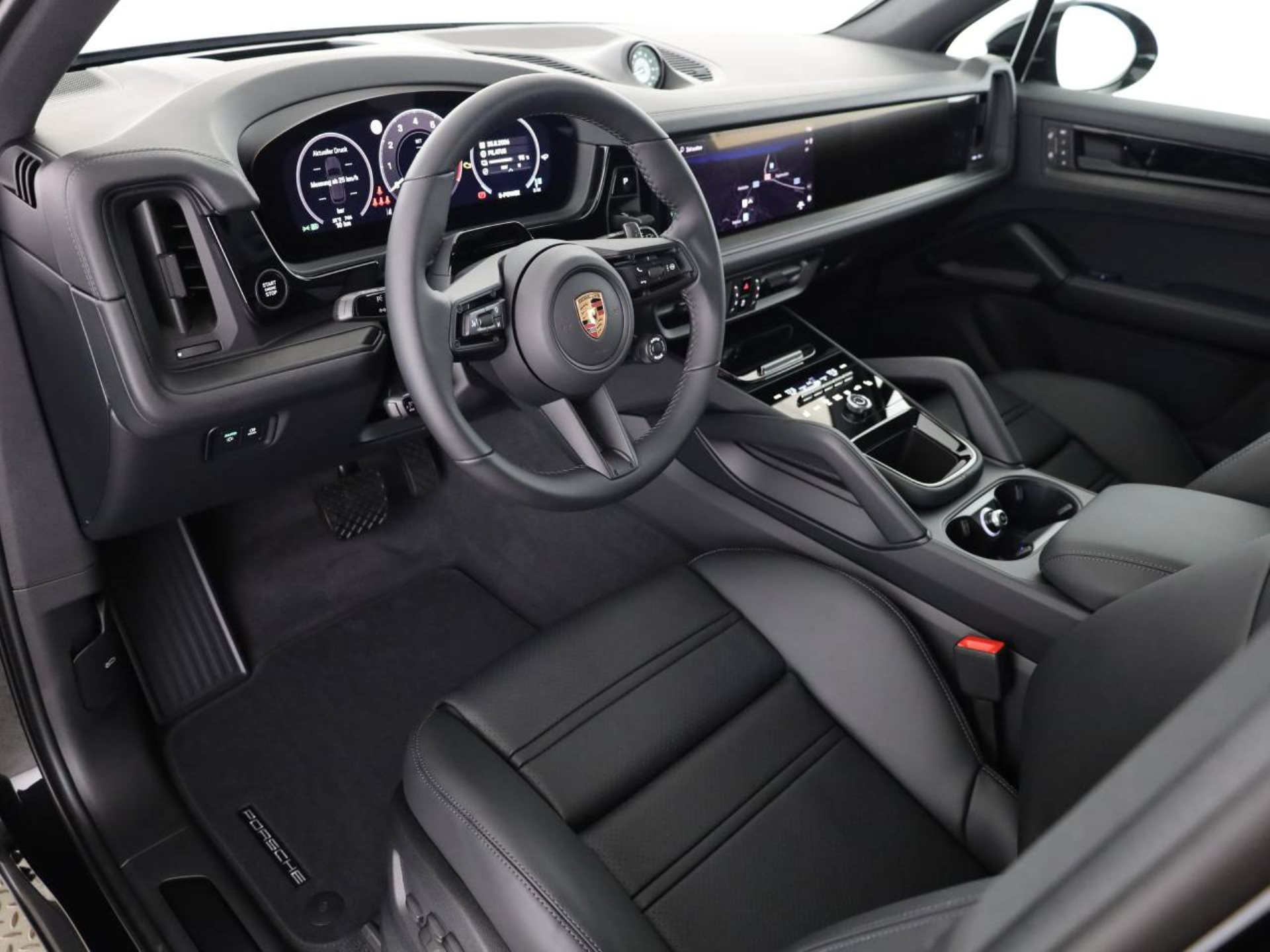 PORSCHE Cayenne E-Hybrid Black Edition-showroom-element-3