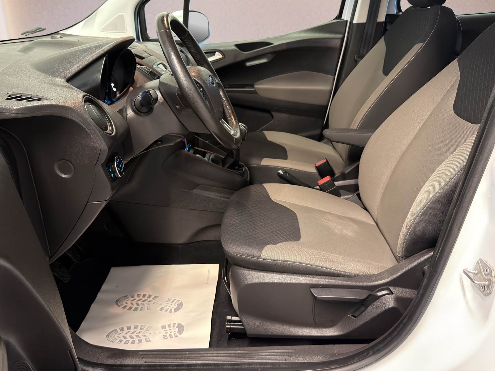 FORD Tourneo Courier 1.0 SCTi Trend-image-12