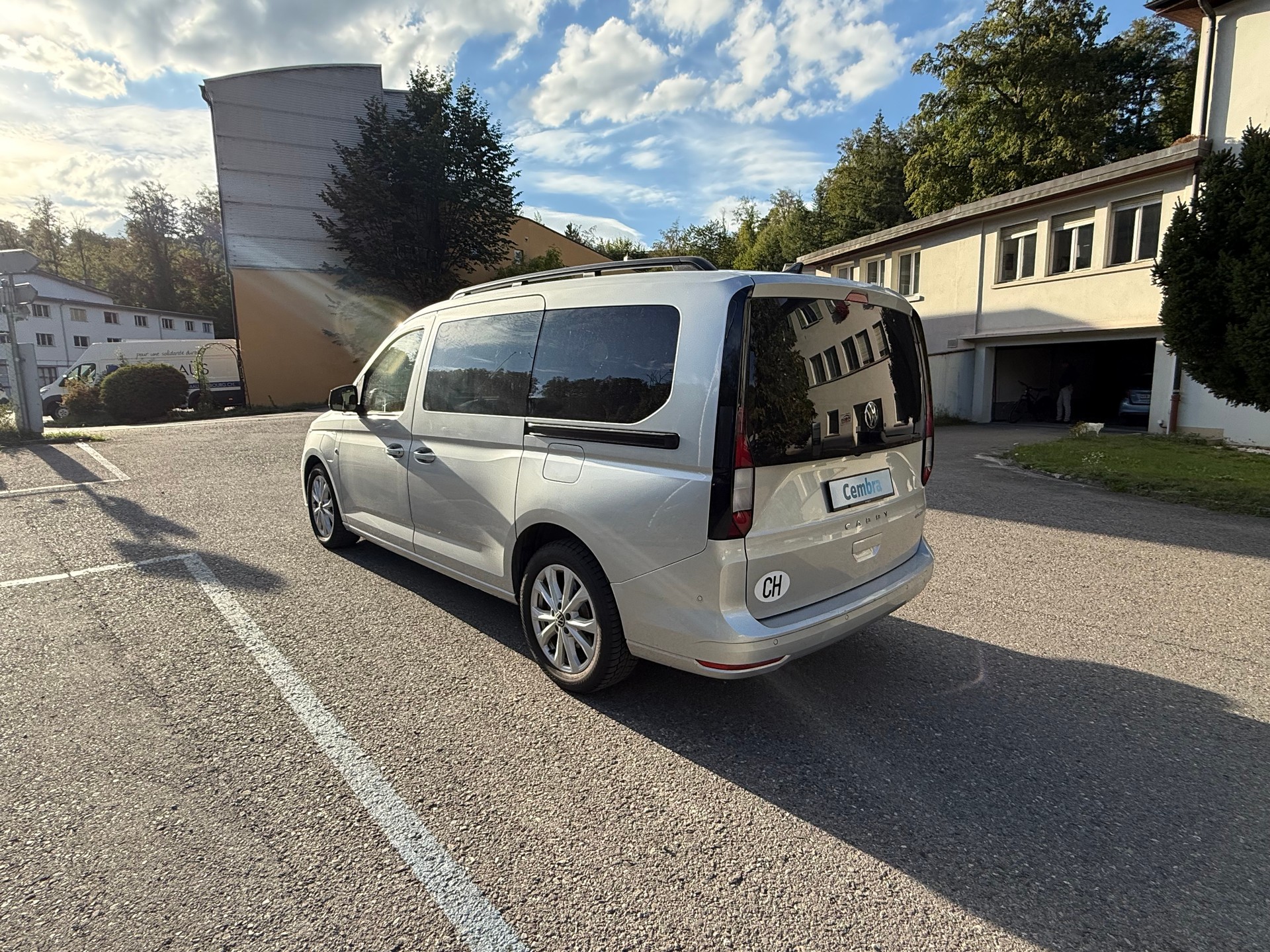 VW VW CADDY-image-4