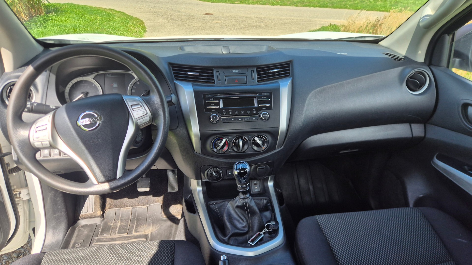 NISSAN Navara King Cab Visia 2.3 dCi 4WD-image-7