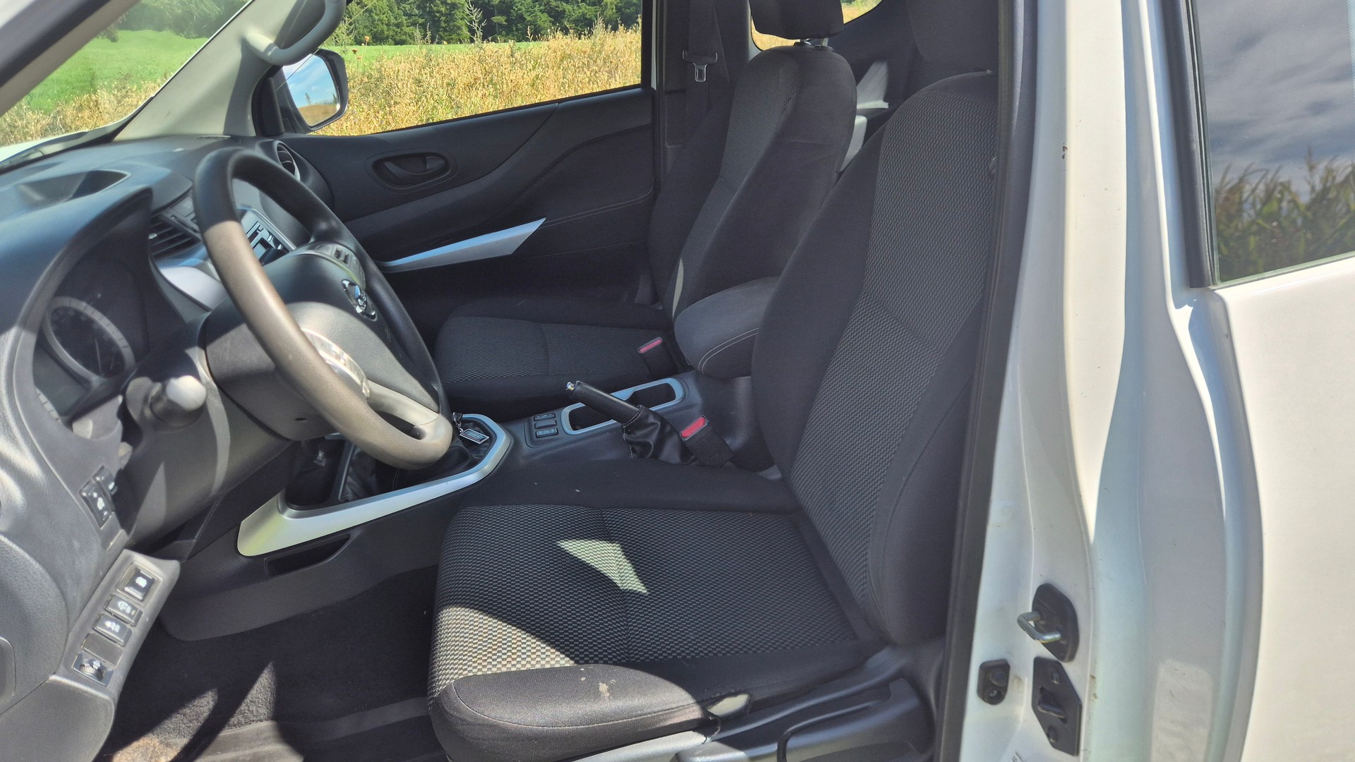 NISSAN Navara King Cab Visia 2.3 dCi 4WD-image-5