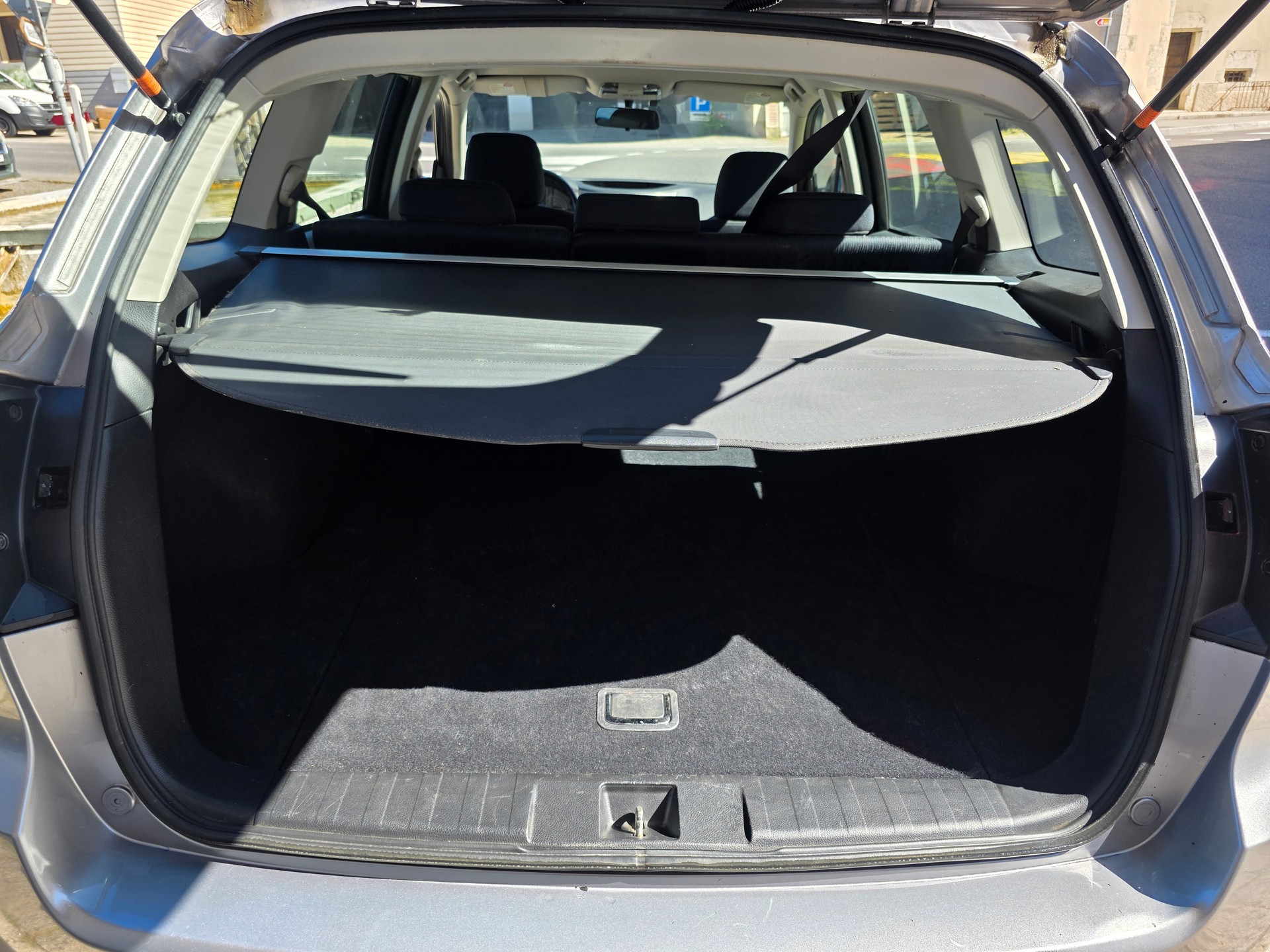 SUBARU Legacy 2.0i Swiss AWD-image-11