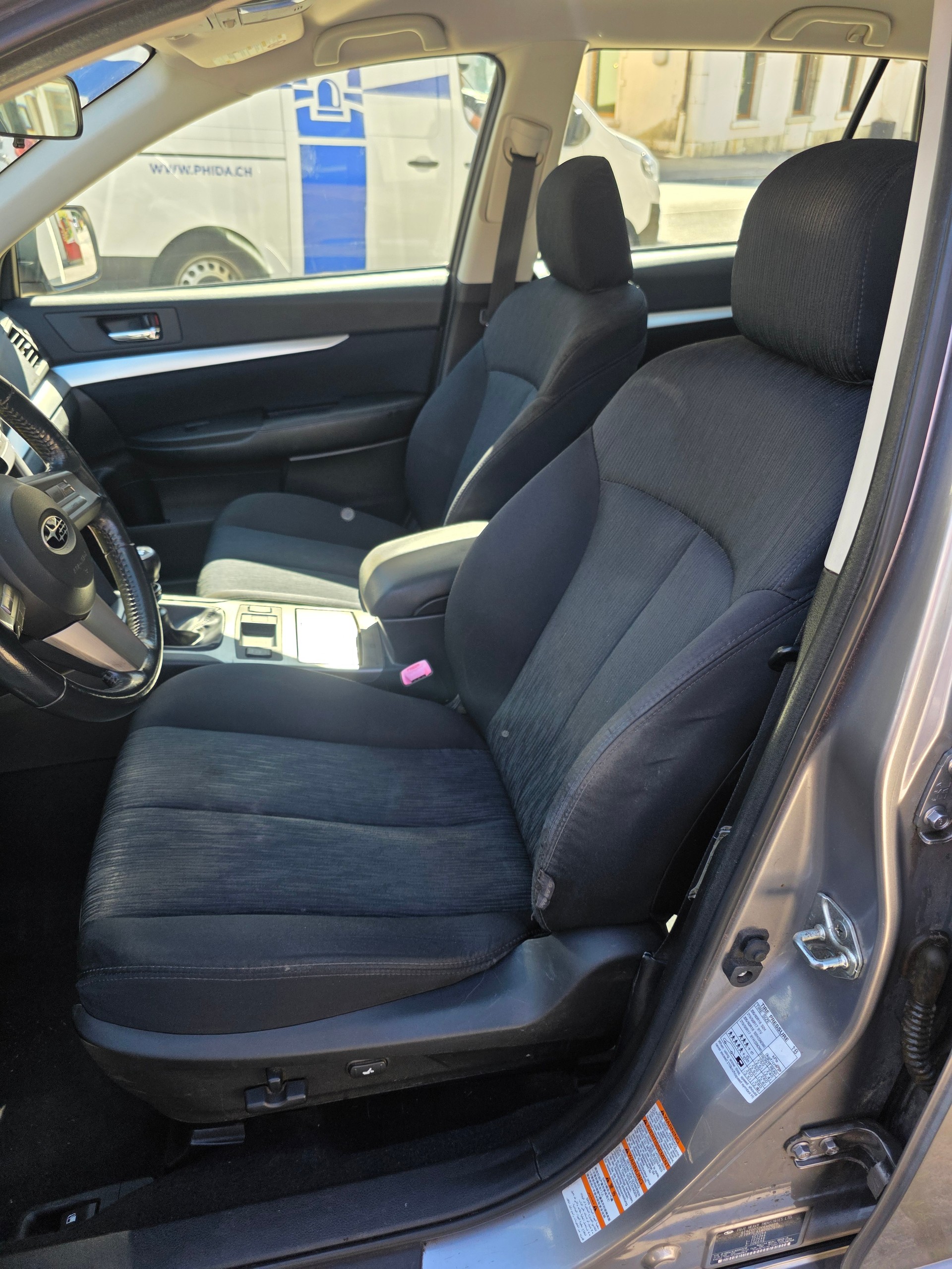 SUBARU Legacy 2.0i Swiss AWD-image-9