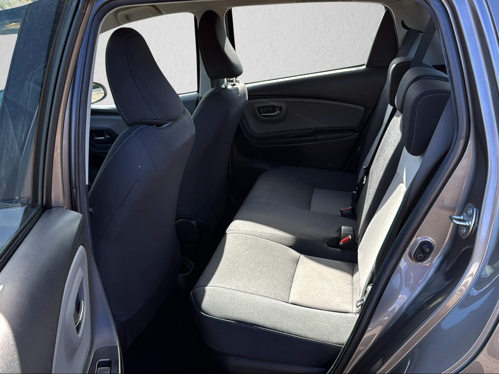 TOYOTA Yaris 1.5 VVT-i HSD Trend-image-11