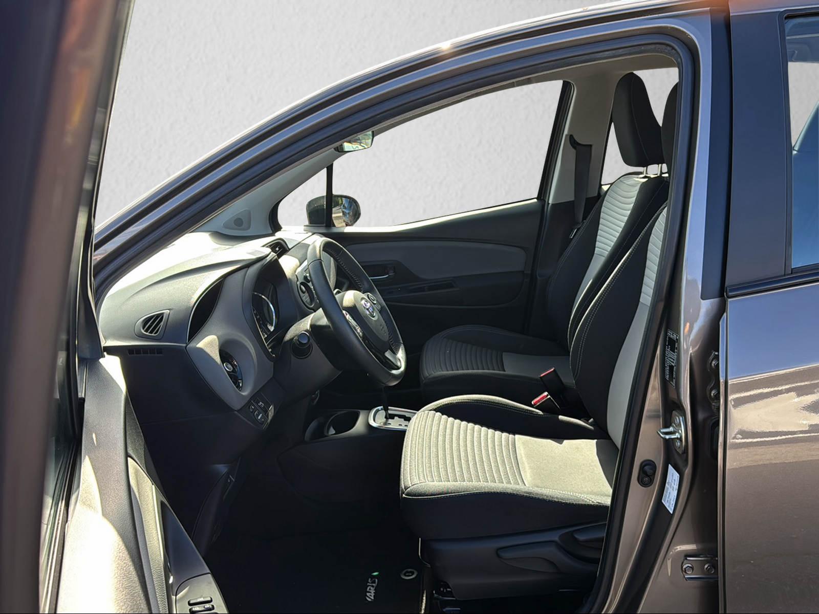 TOYOTA Yaris 1.5 VVT-i HSD Trend-image-2