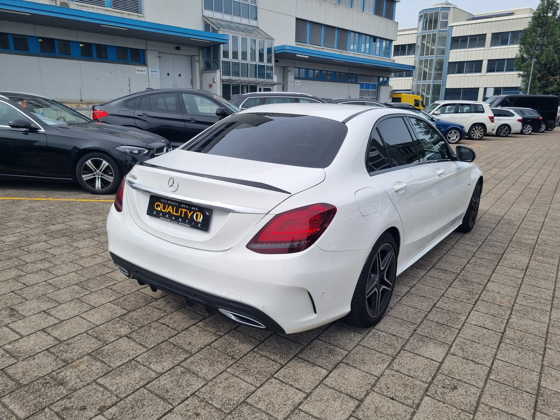 MERCEDES-BENZ C 220 d AMG Line 4Matic 9G-Tronic-image-2