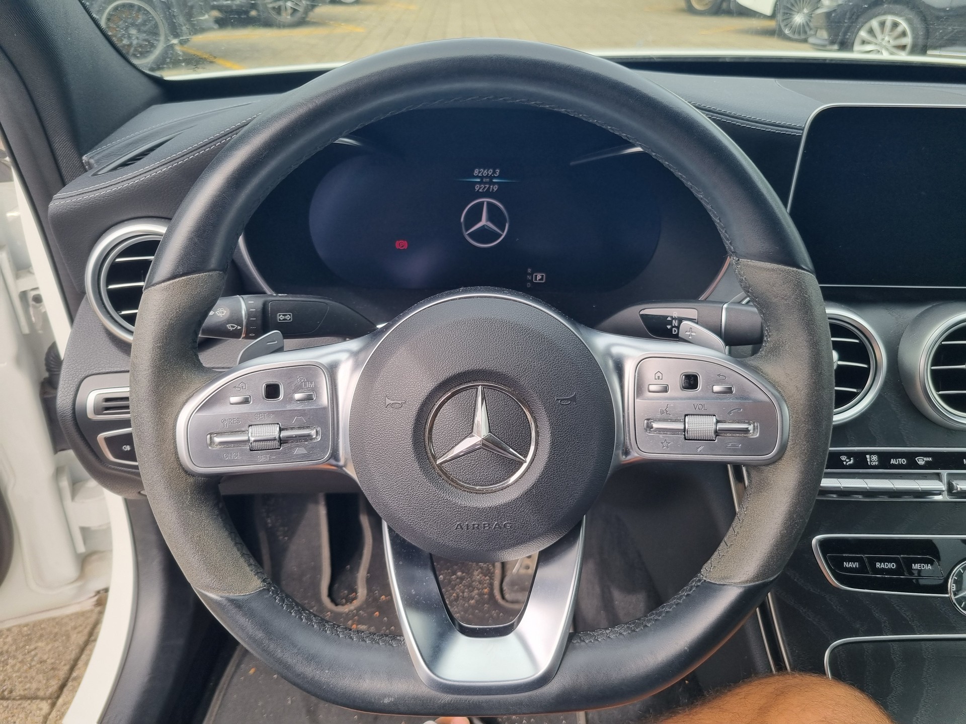 MERCEDES-BENZ C 220 d AMG Line 4Matic 9G-Tronic-image-9