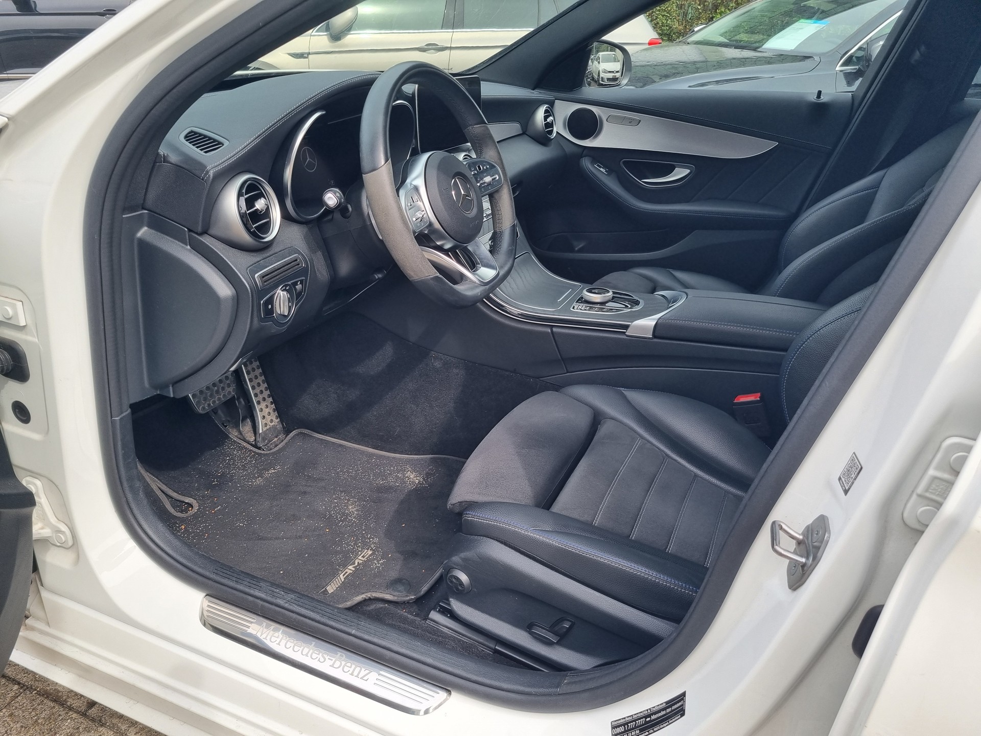 MERCEDES-BENZ C 220 d AMG Line 4Matic 9G-Tronic-image-8