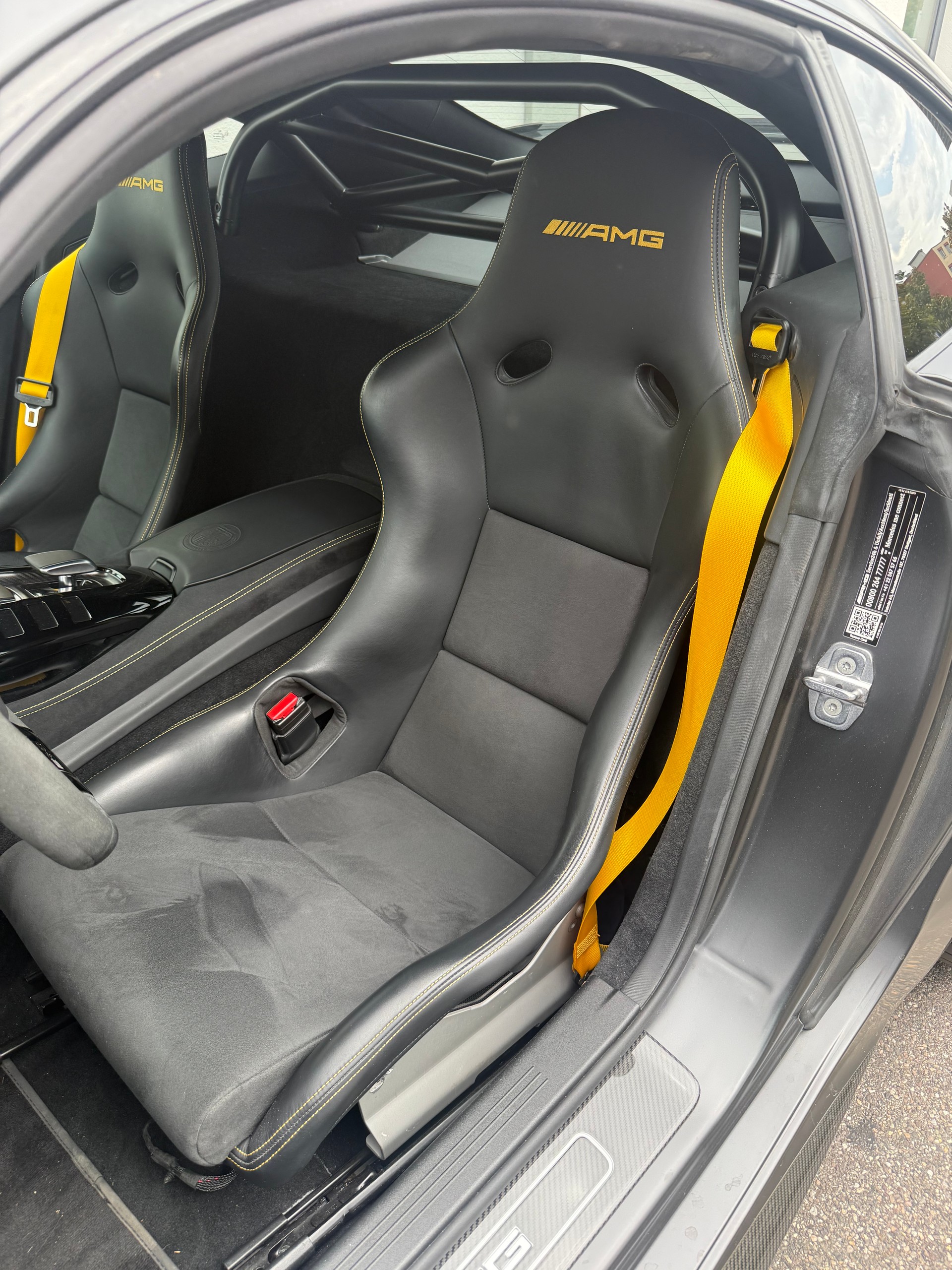 MERCEDES-BENZ AMG GT R PRO-image-4