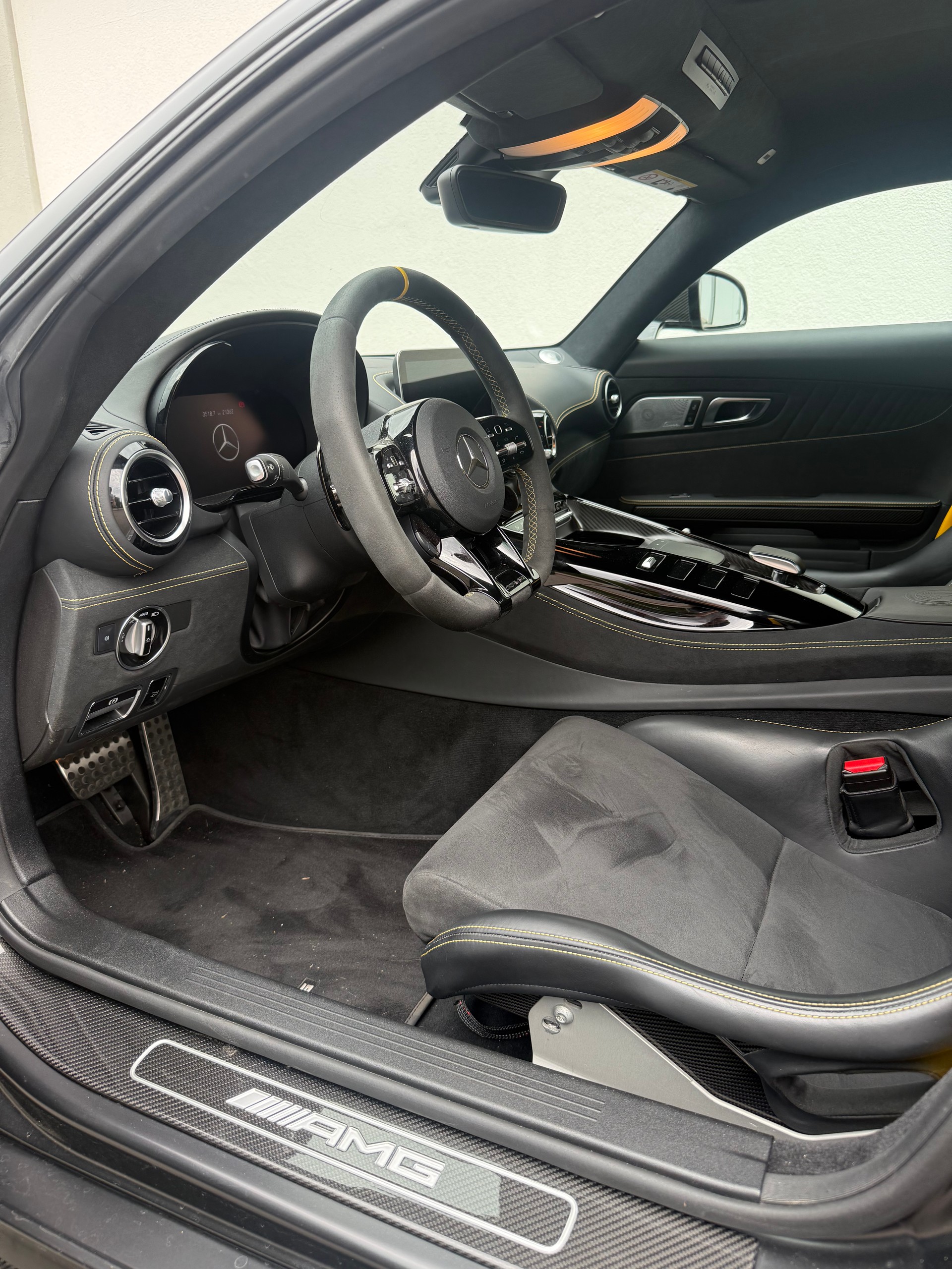MERCEDES-BENZ AMG GT R PRO-image-5