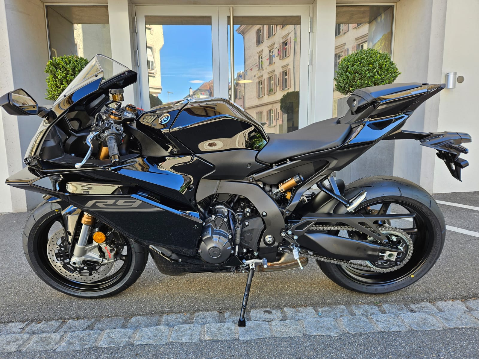 YAMAHA YZF-R9-showroom-element-3