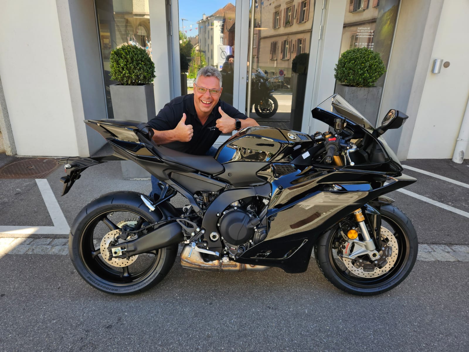 YAMAHA YZF-R9-showroom-element-2