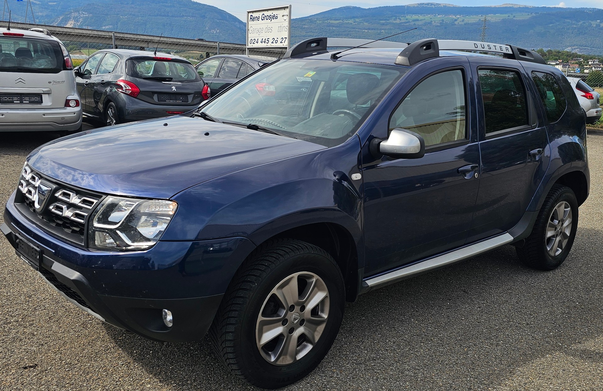 DACIA Duster 1.6 Lauréate 4x4-image-1