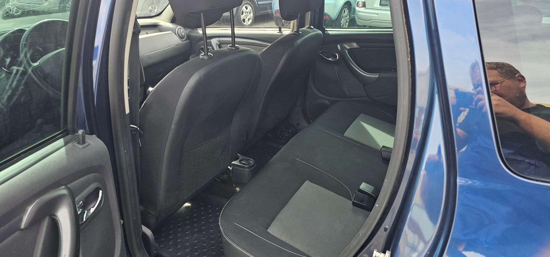 DACIA Duster 1.6 Lauréate 4x4-image-7