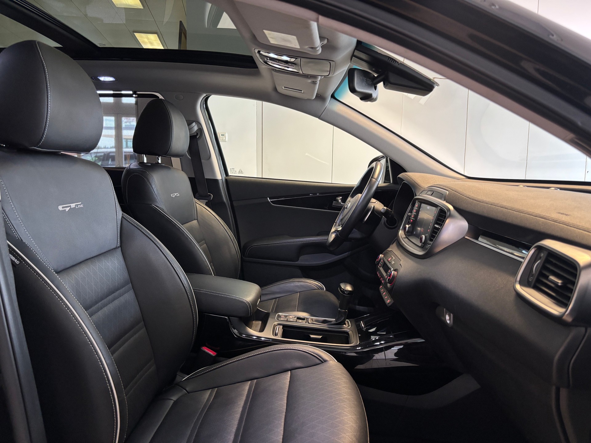 KIA Sorento 2.2 CRDI Style GT-Line 5P. Automatic-image-9