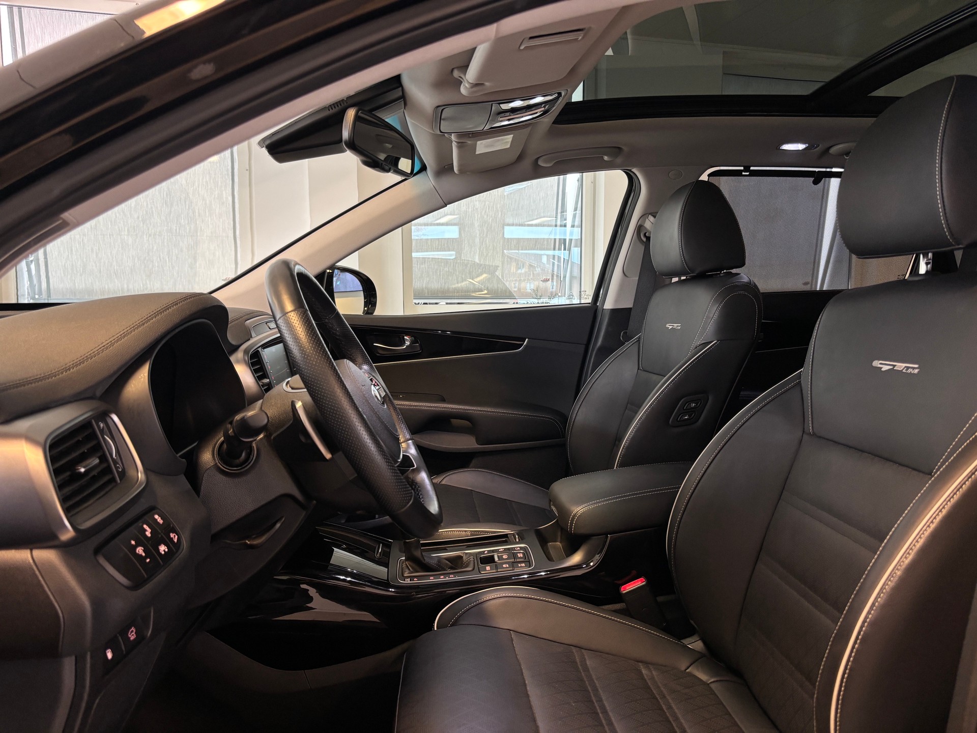KIA Sorento 2.2 CRDI Style GT-Line 5P. Automatic-image-6