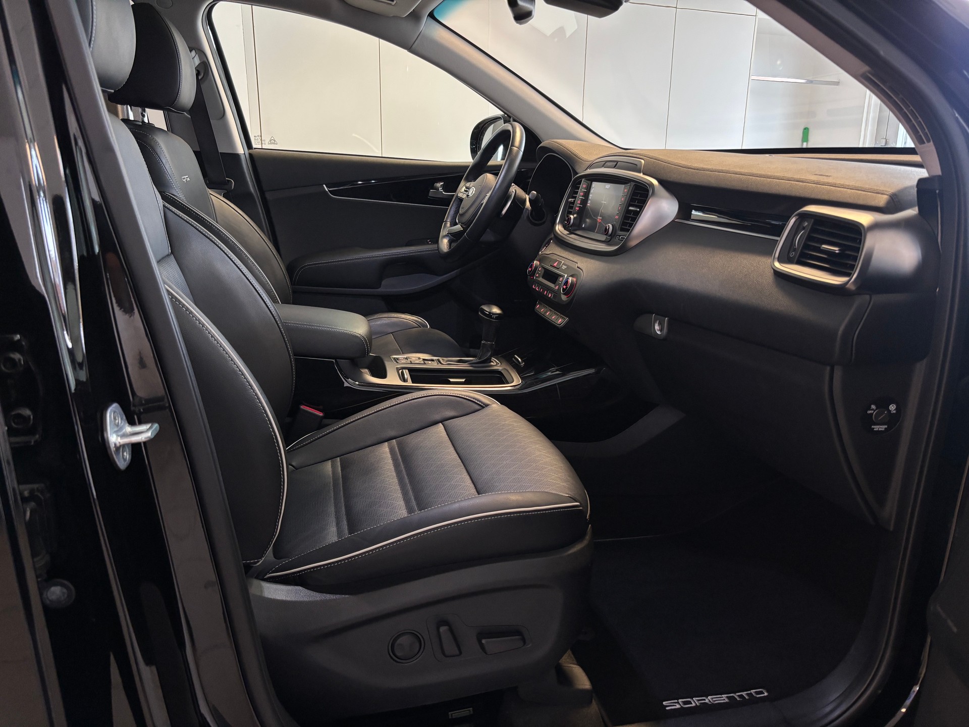 KIA Sorento 2.2 CRDI Style GT-Line 5P. Automatic-image-10