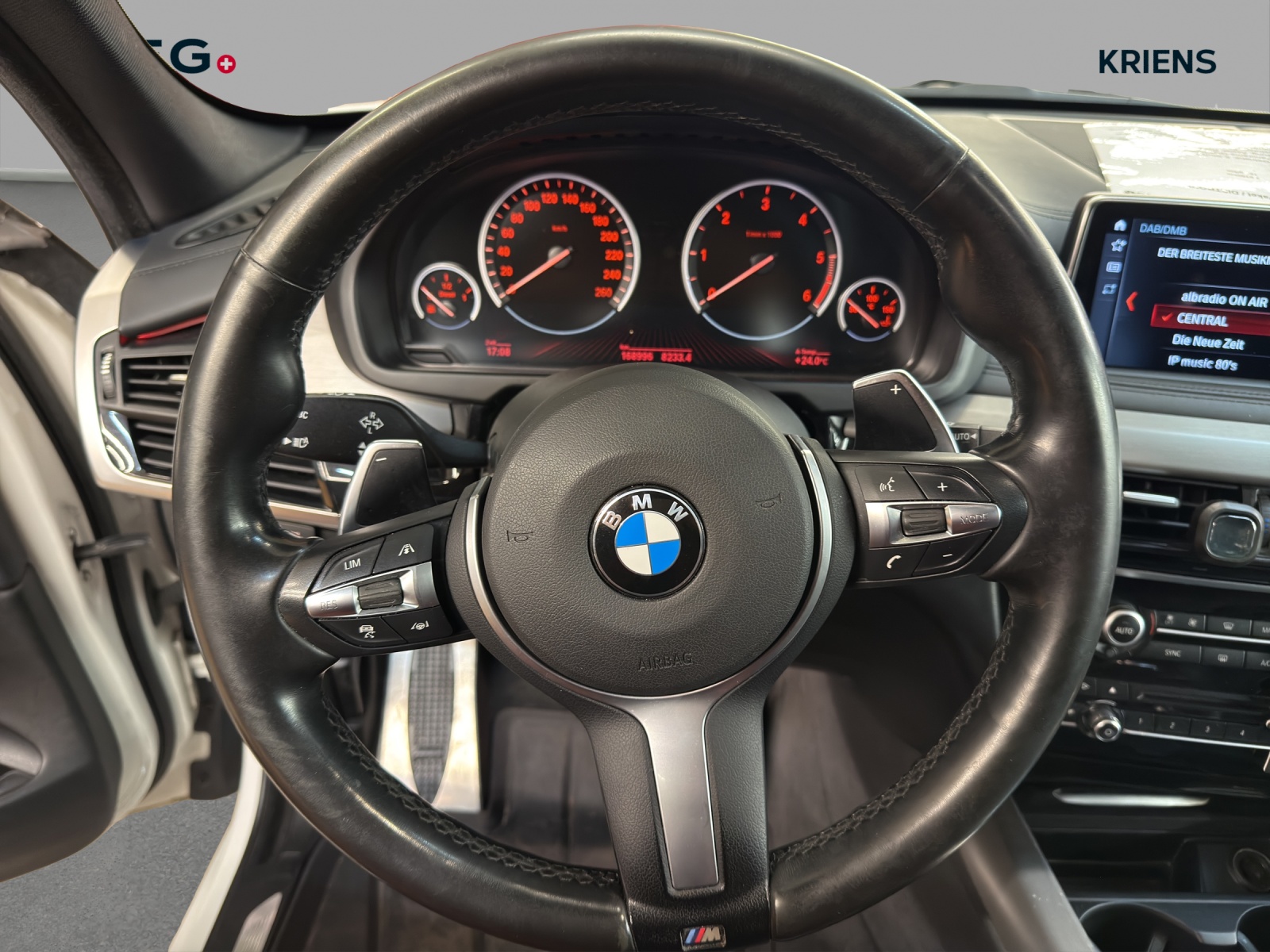 BMW X5 xDrive 30d Steptronic / Panorama-Dach / M-Paket / DISTRONIC-image-9