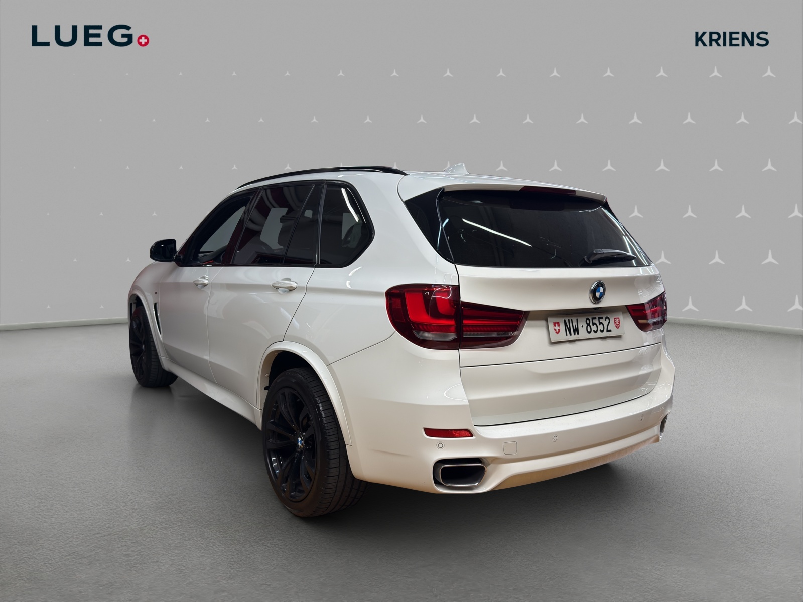 BMW X5 xDrive 30d Steptronic / Panorama-Dach / M-Paket / DISTRONIC-image-2