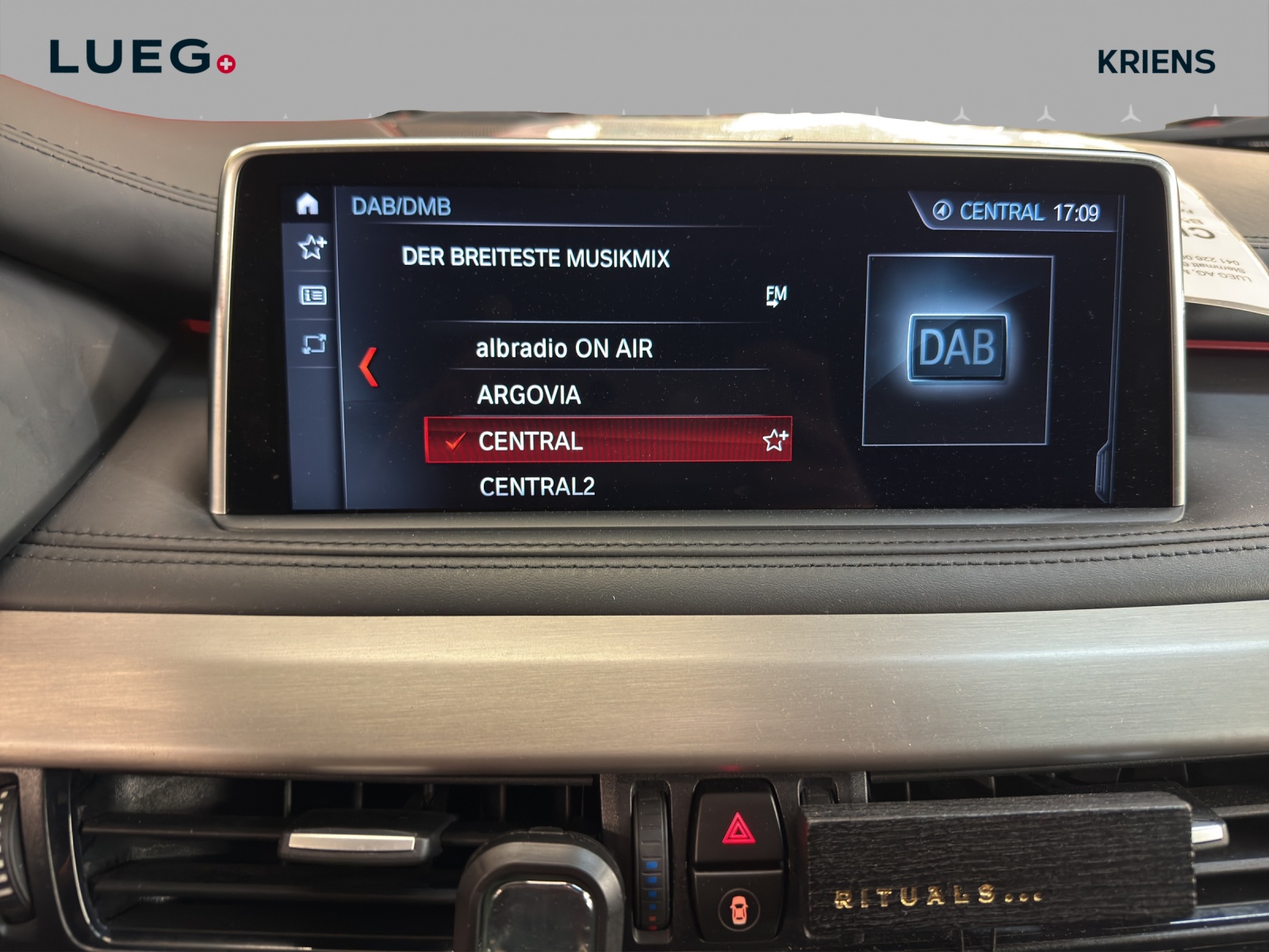BMW X5 xDrive 30d Steptronic / Panorama-Dach / M-Paket / DISTRONIC-image-11
