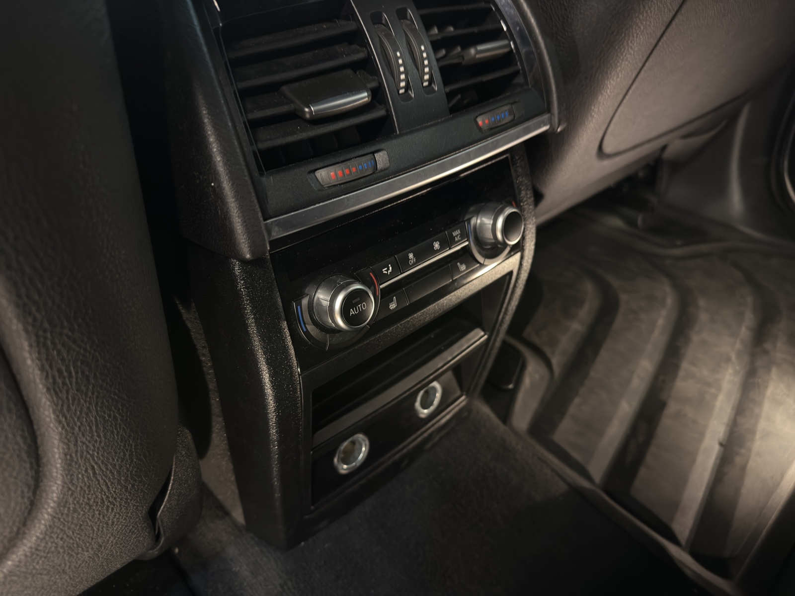BMW X5 xDrive 30d Steptronic / Panorama-Dach / M-Paket / DISTRONIC-image-15