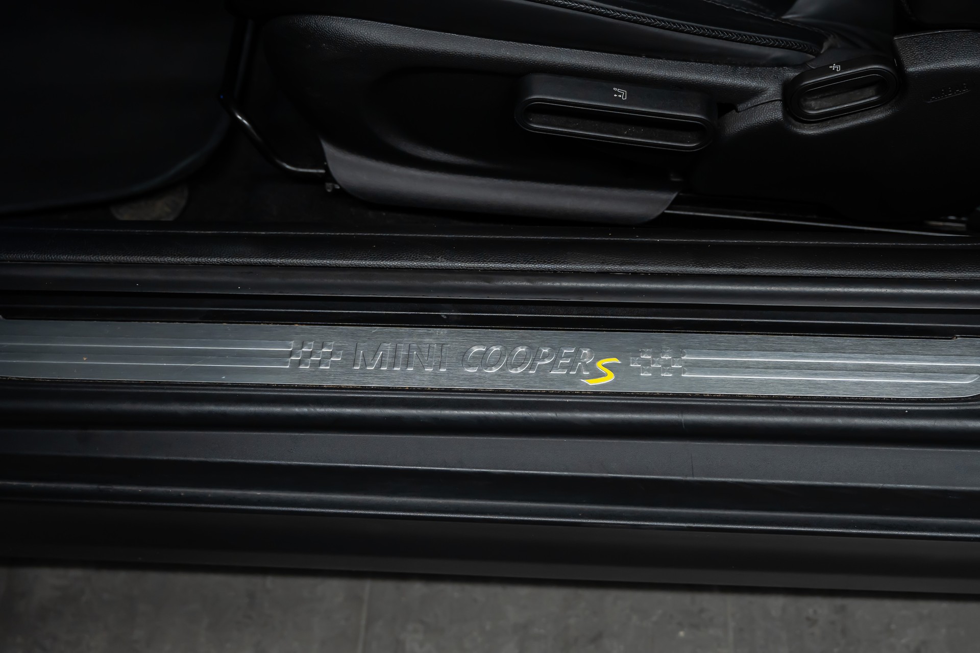 MINI Cooper SE *Leder*Panorama*Head-Up*-image-13