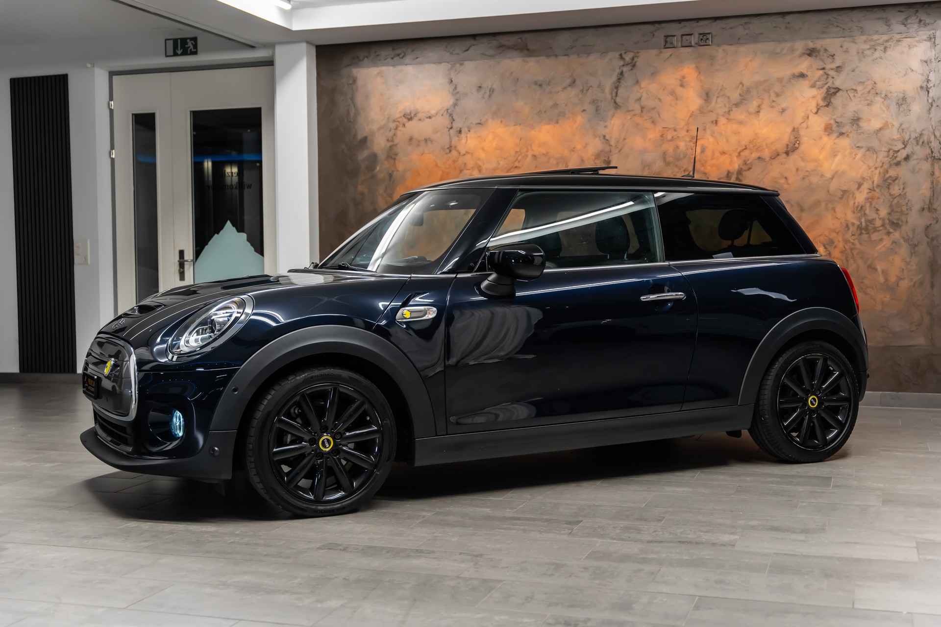 MINI Cooper SE *Leder*Panorama*Head-Up*-image-2