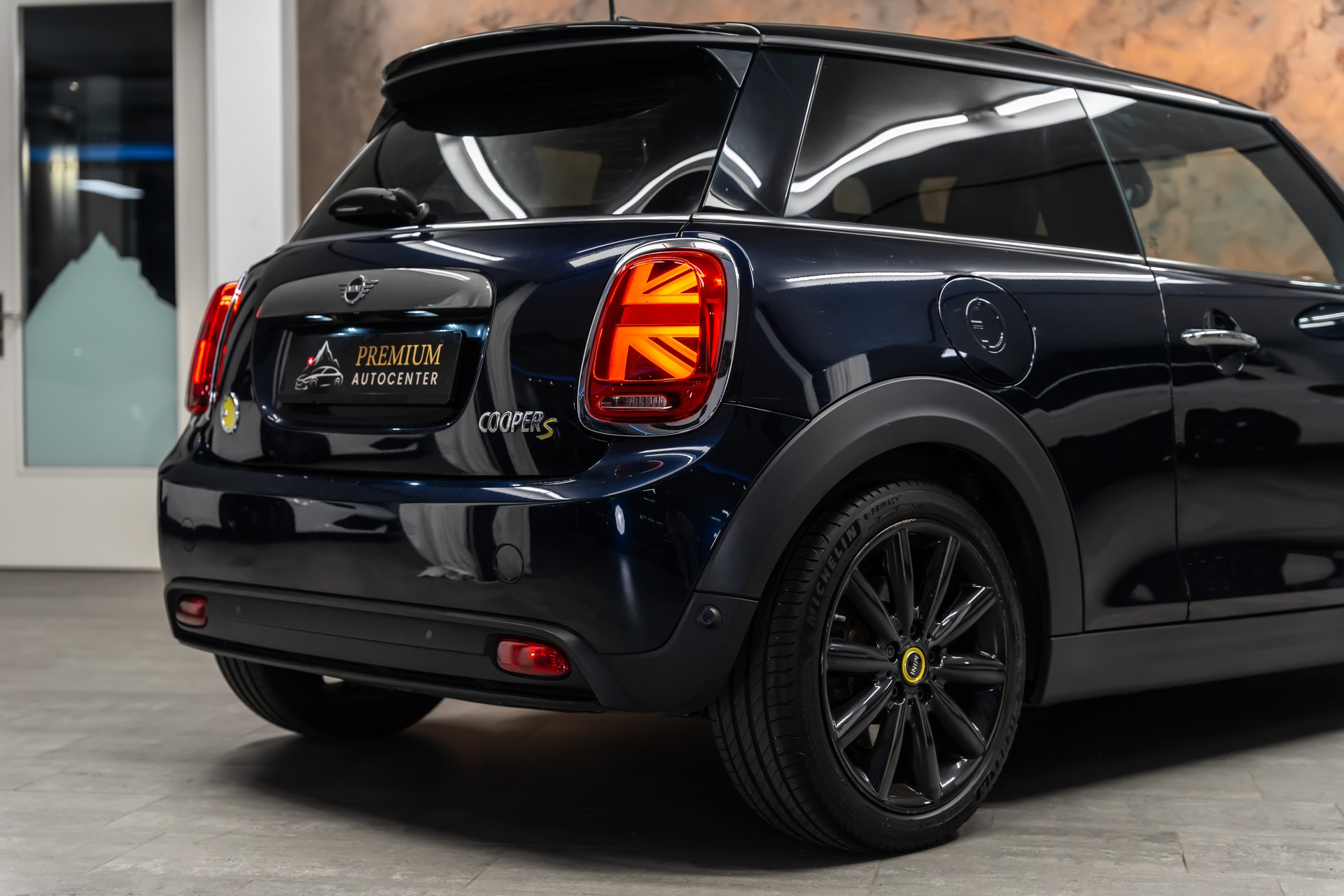 MINI Cooper SE *Leder*Panorama*Head-Up*-image-6