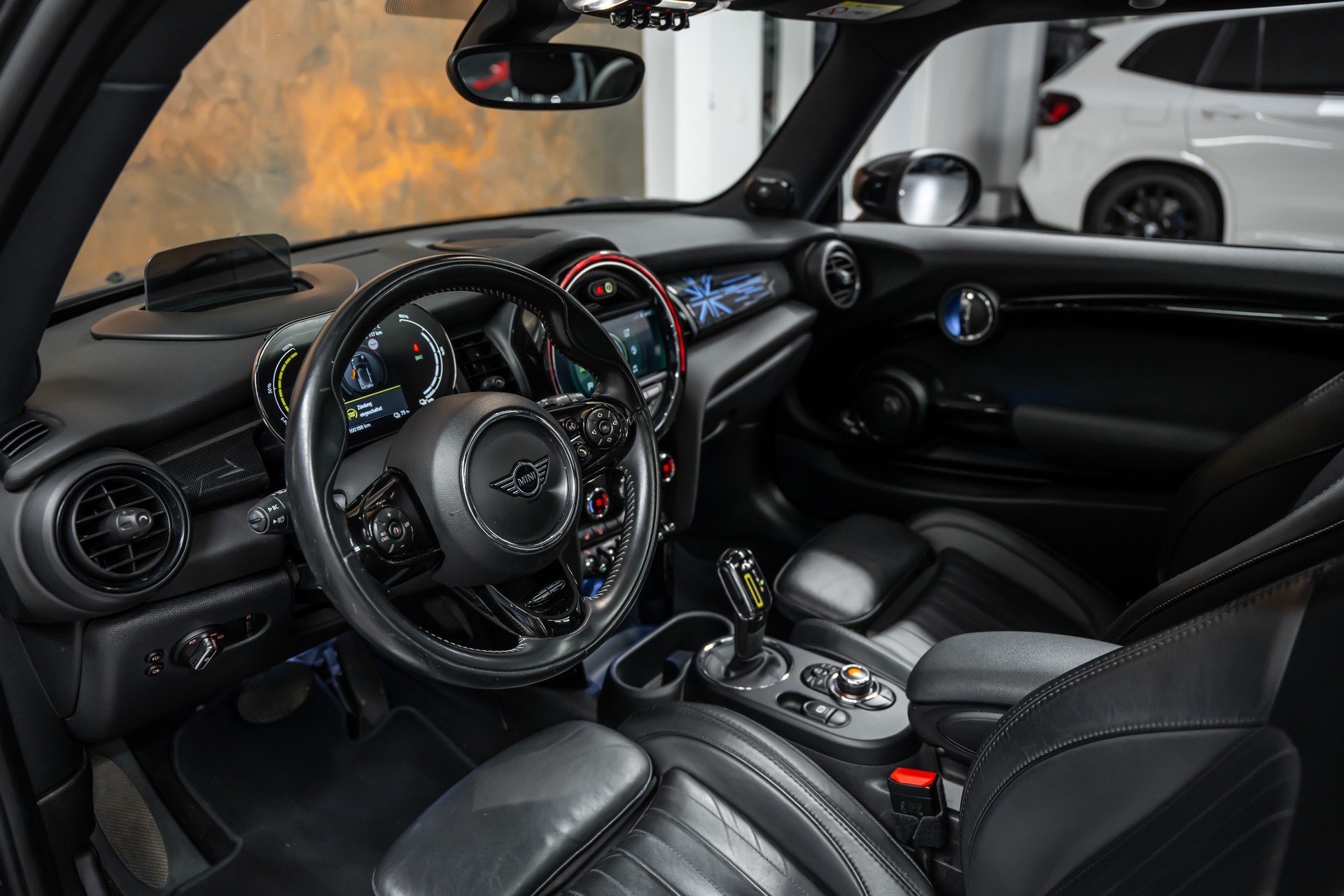 MINI Cooper SE *Leder*Panorama*Head-Up*-image-10