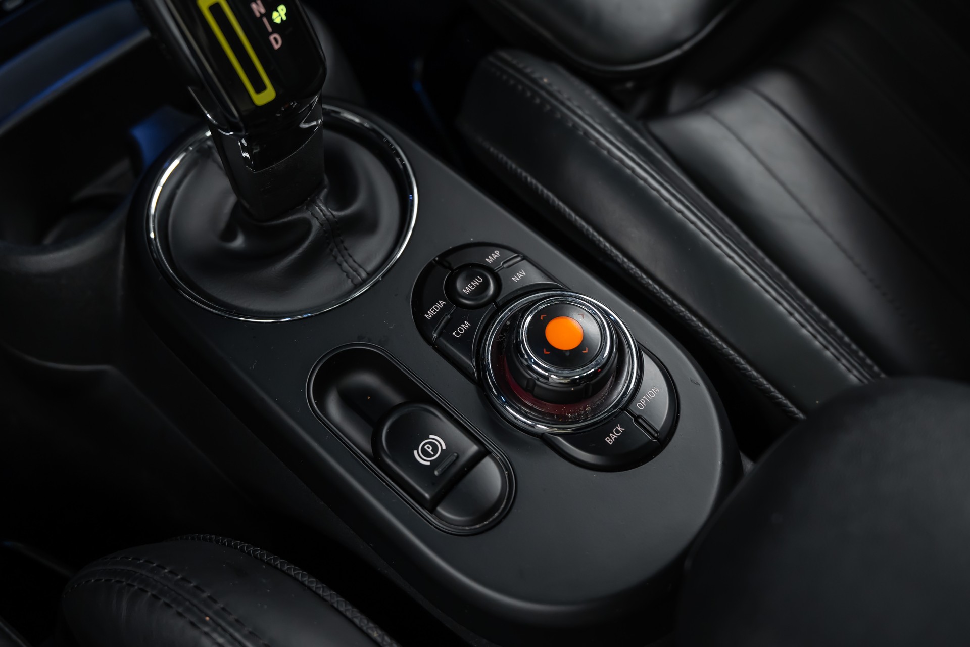 MINI Cooper SE *Leder*Panorama*Head-Up*-image-22