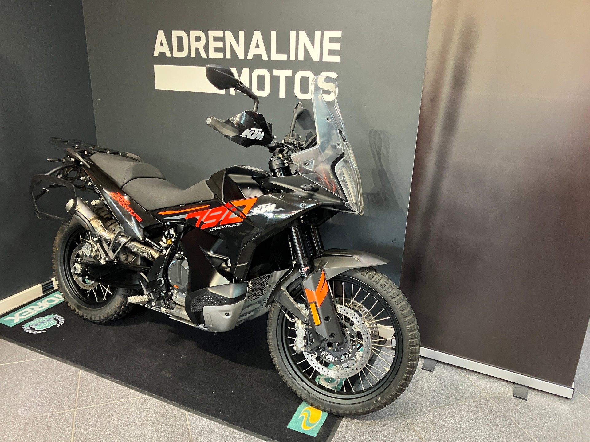 KTM 790 Adventure-showroom-element-1