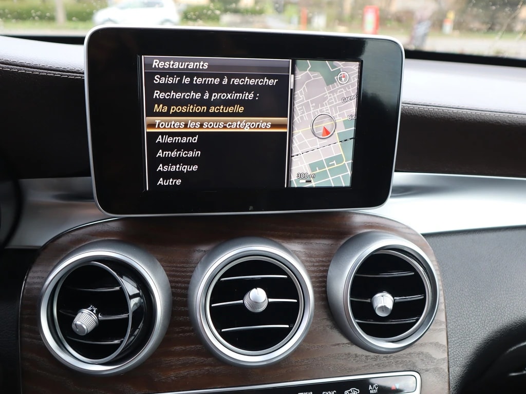 MERCEDES-BENZ GLC 250 d AMG Line 4Matic 9G-Tronic ** Voll-Leder ** Panorama Glasdach ** Navigation ** RF-Kamera 360° ** Frisch ab MFK **-image-6