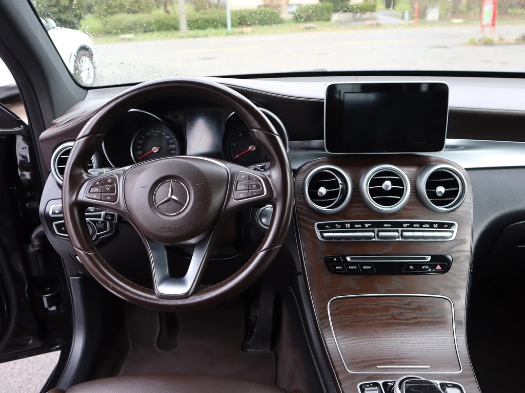 MERCEDES-BENZ GLC 250 d AMG Line 4Matic 9G-Tronic ** Voll-Leder ** Panorama Glasdach ** Navigation ** RF-Kamera 360° ** Frisch ab MFK **-image-8