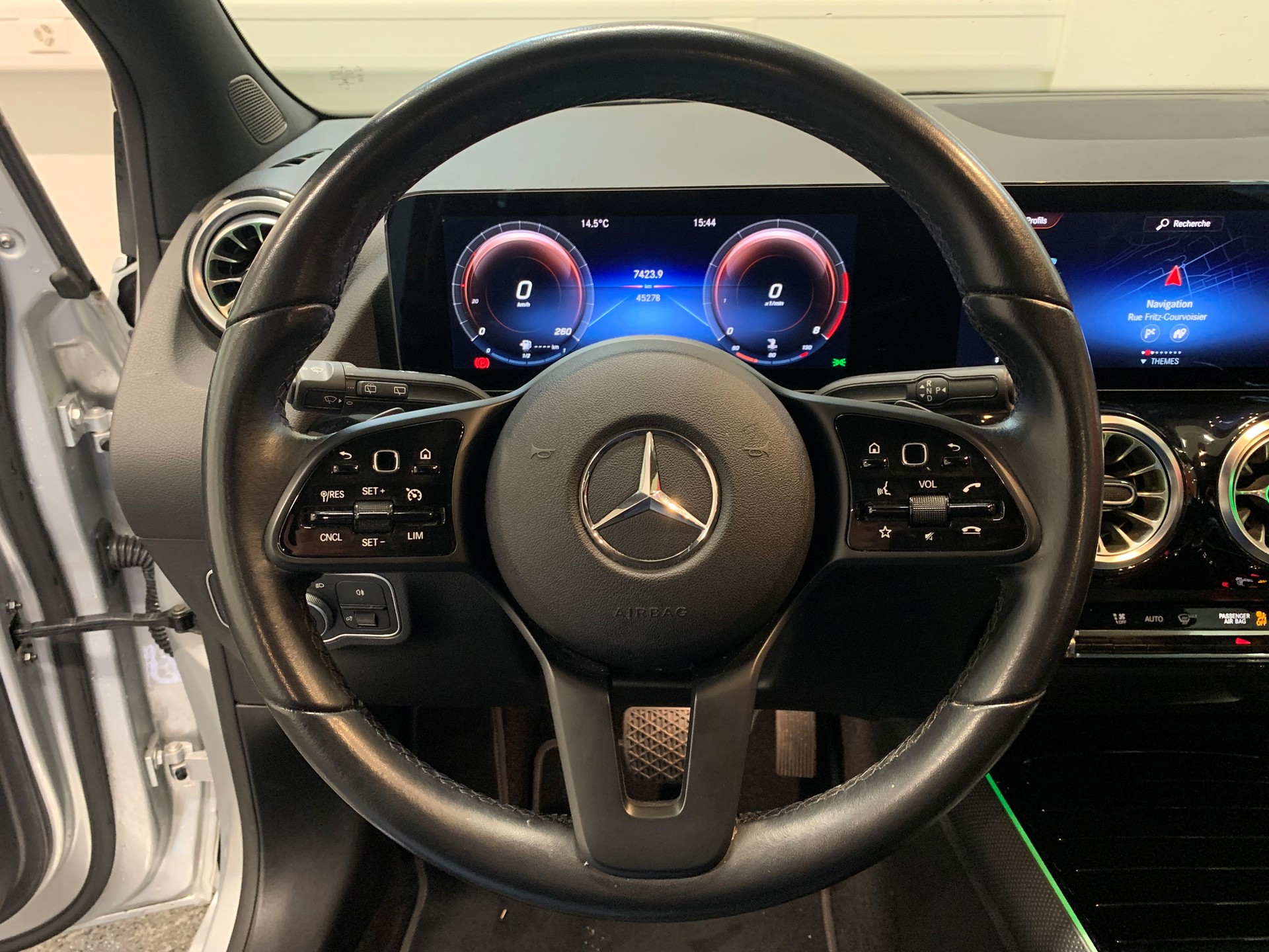 MERCEDES-BENZ B 200 4Matic Style-image-11