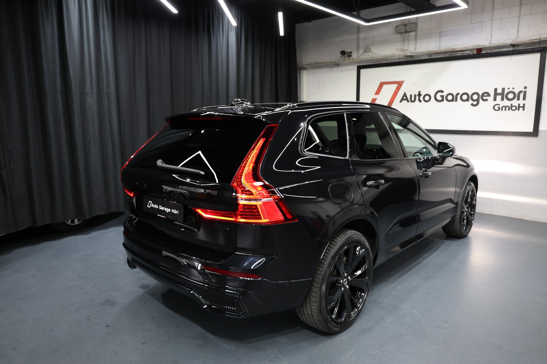 VOLVO XC60 B5 Benzin Mild Hybrid AWD Ultra Dark Geartronic-image-11