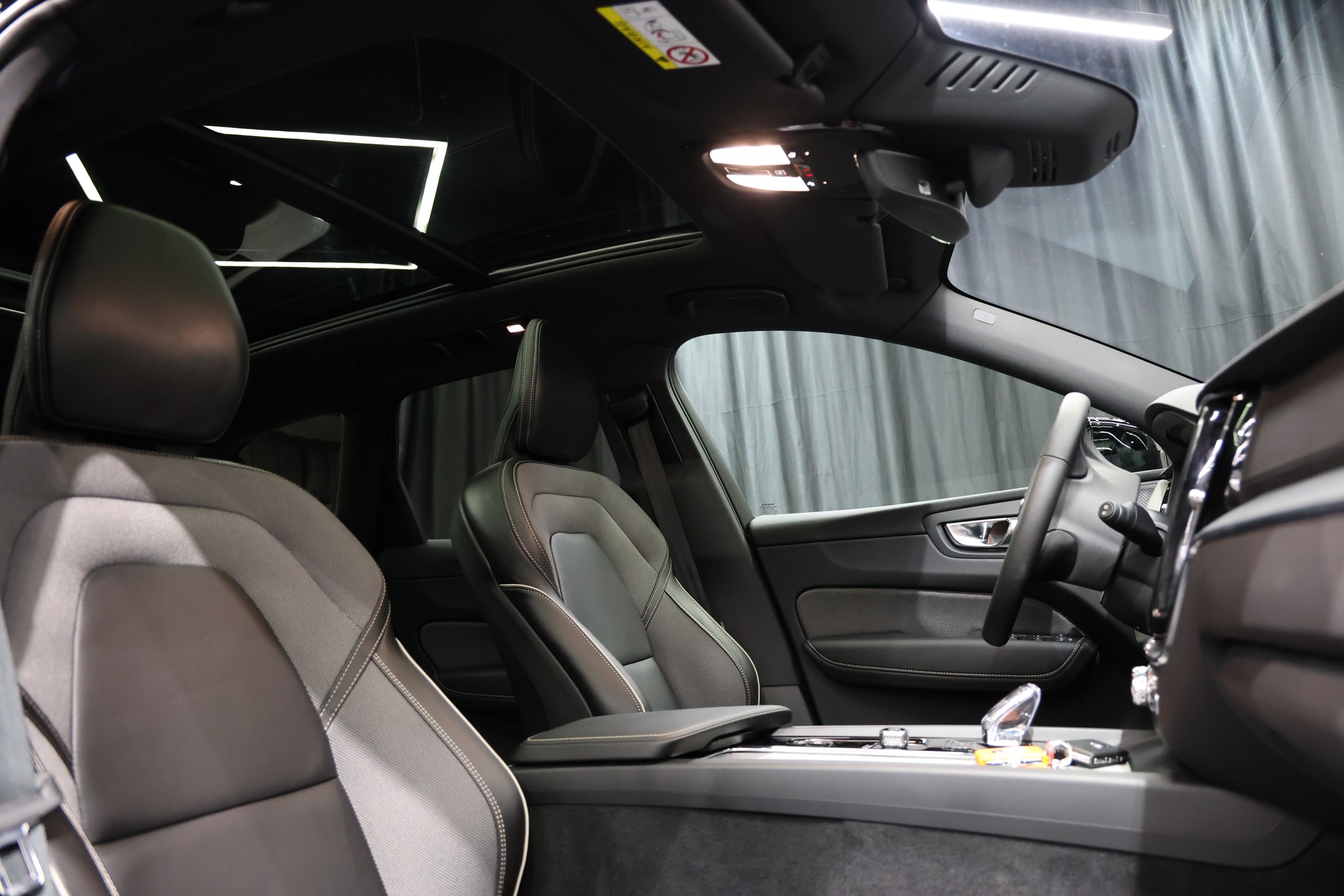 VOLVO XC60 B5 Benzin Mild Hybrid AWD Ultra Dark Geartronic-image-26