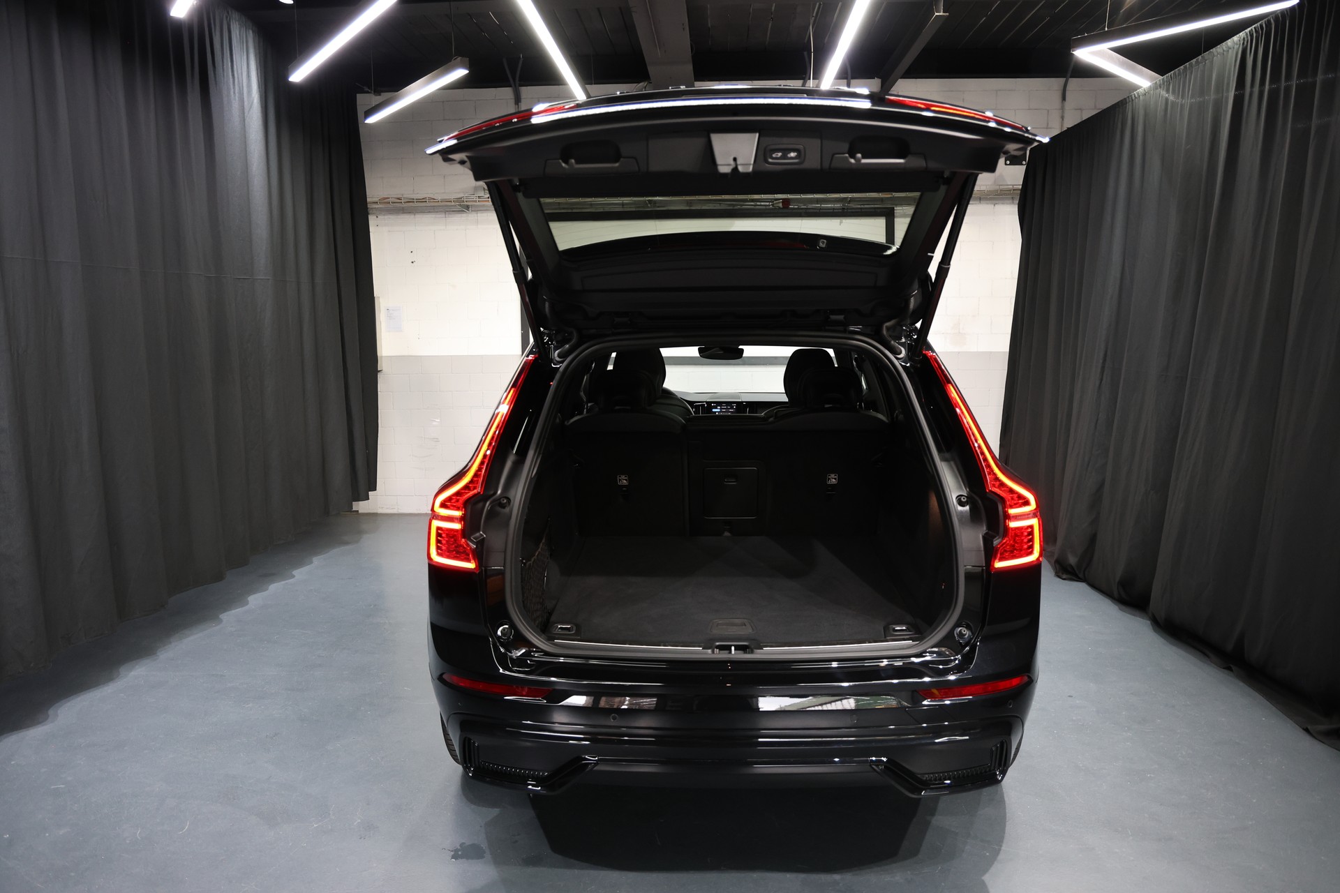 VOLVO XC60 B5 Benzin Mild Hybrid AWD Ultra Dark Geartronic-image-19