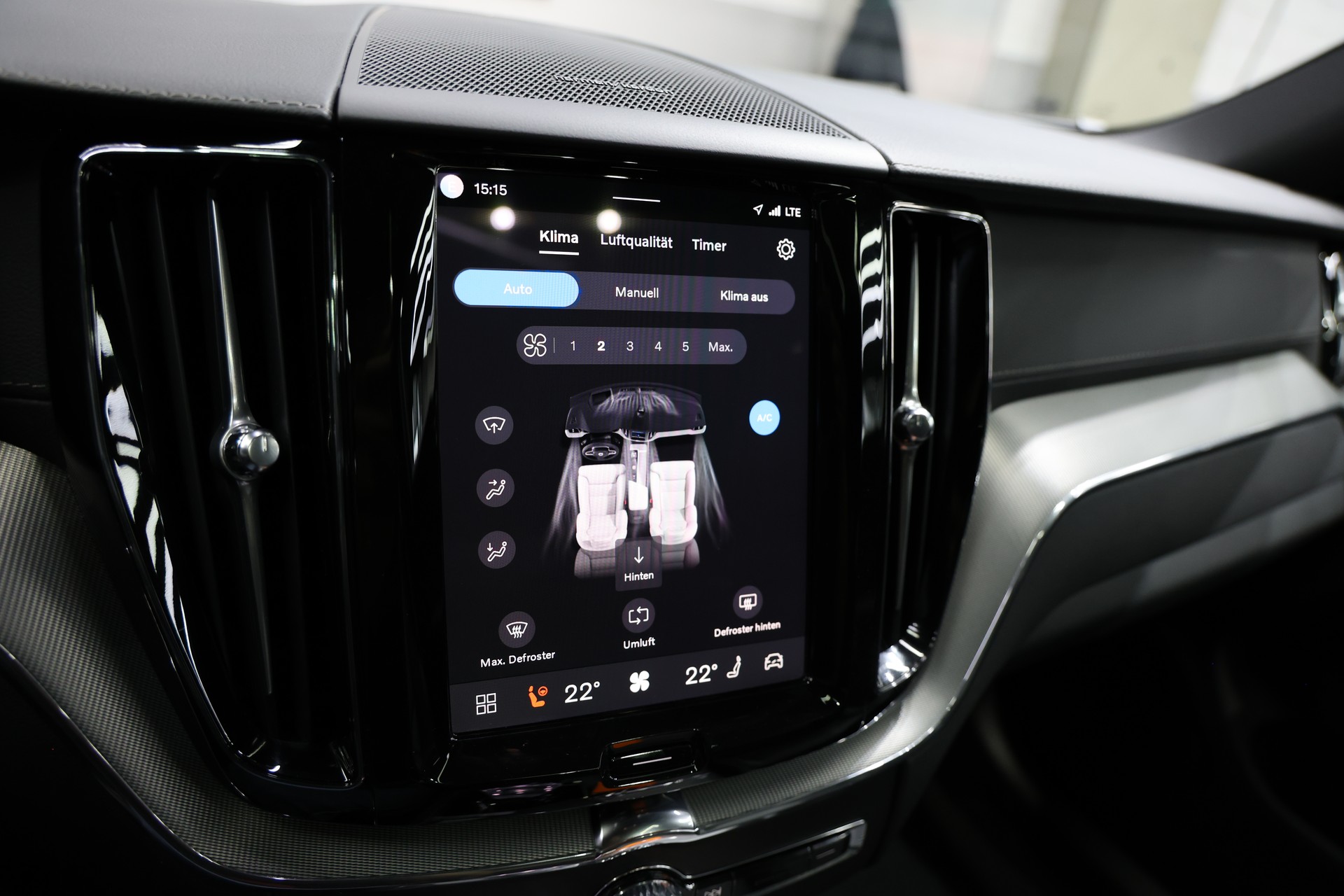 VOLVO XC60 B5 Benzin Mild Hybrid AWD Ultra Dark Geartronic-image-25