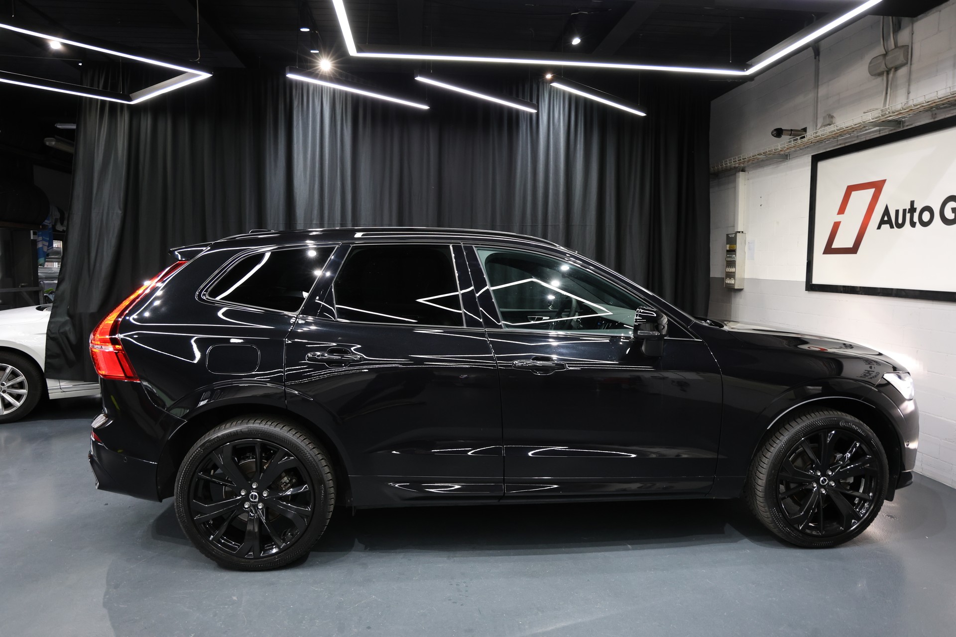 VOLVO XC60 B5 Benzin Mild Hybrid AWD Ultra Dark Geartronic-image-16