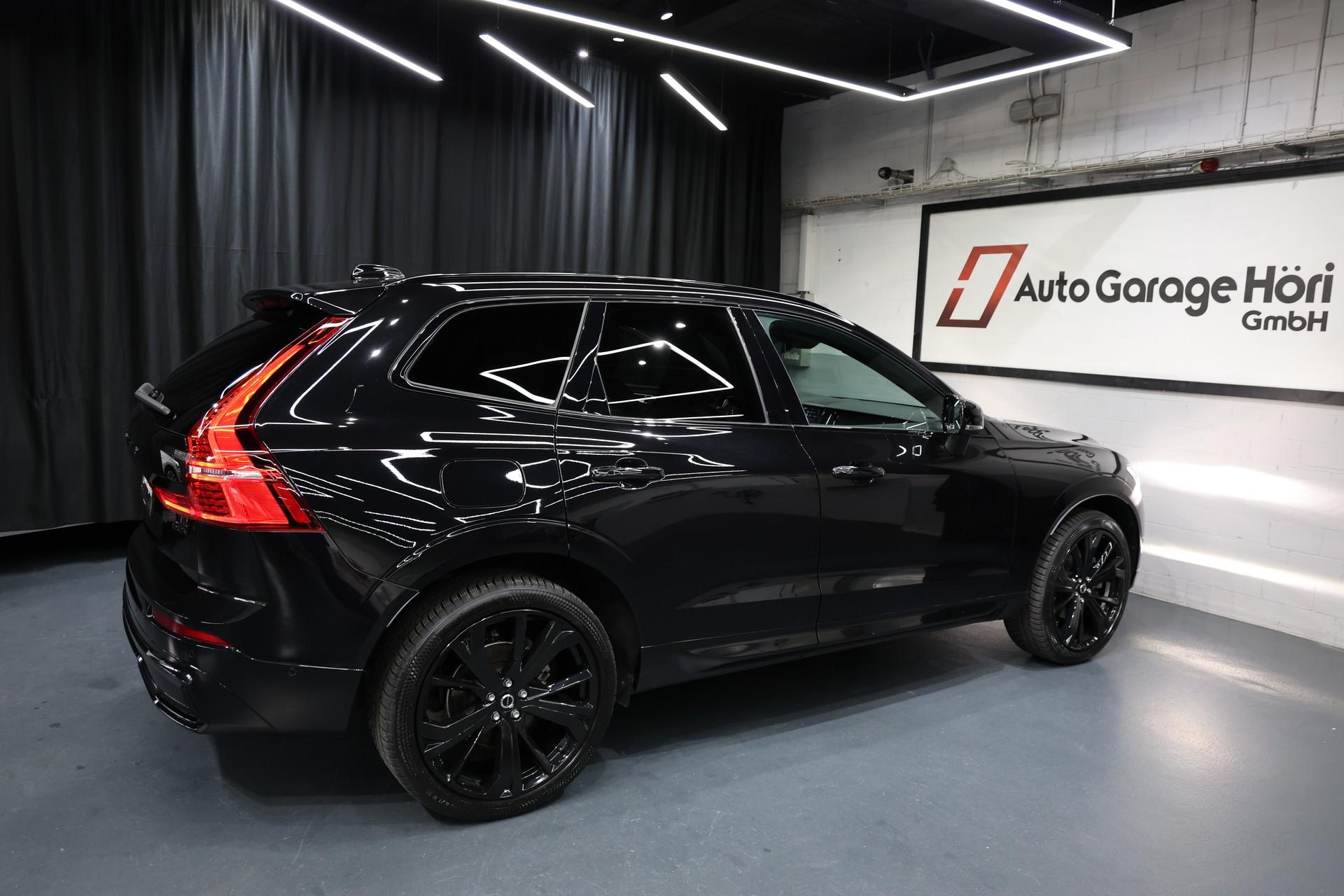 VOLVO XC60 B5 Benzin Mild Hybrid AWD Ultra Dark Geartronic-image-12