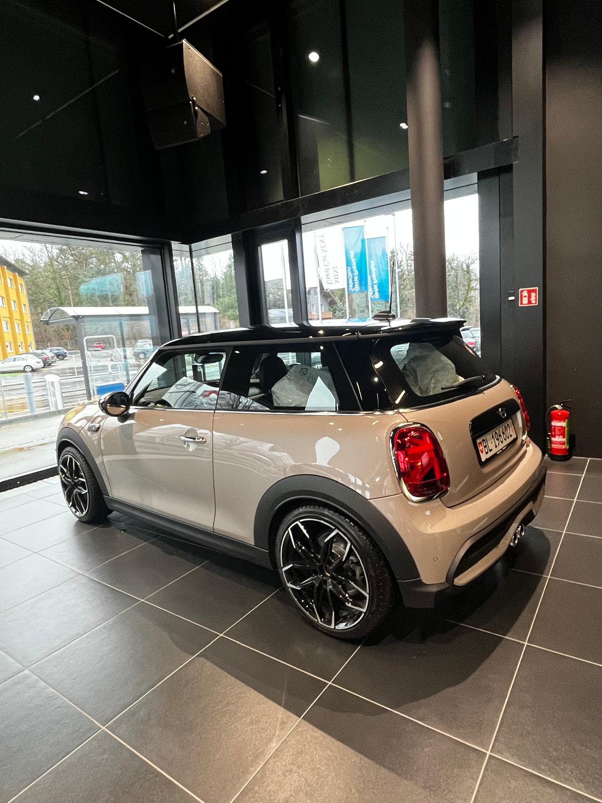 MINI Cooper S Steptronic DKG-image-1