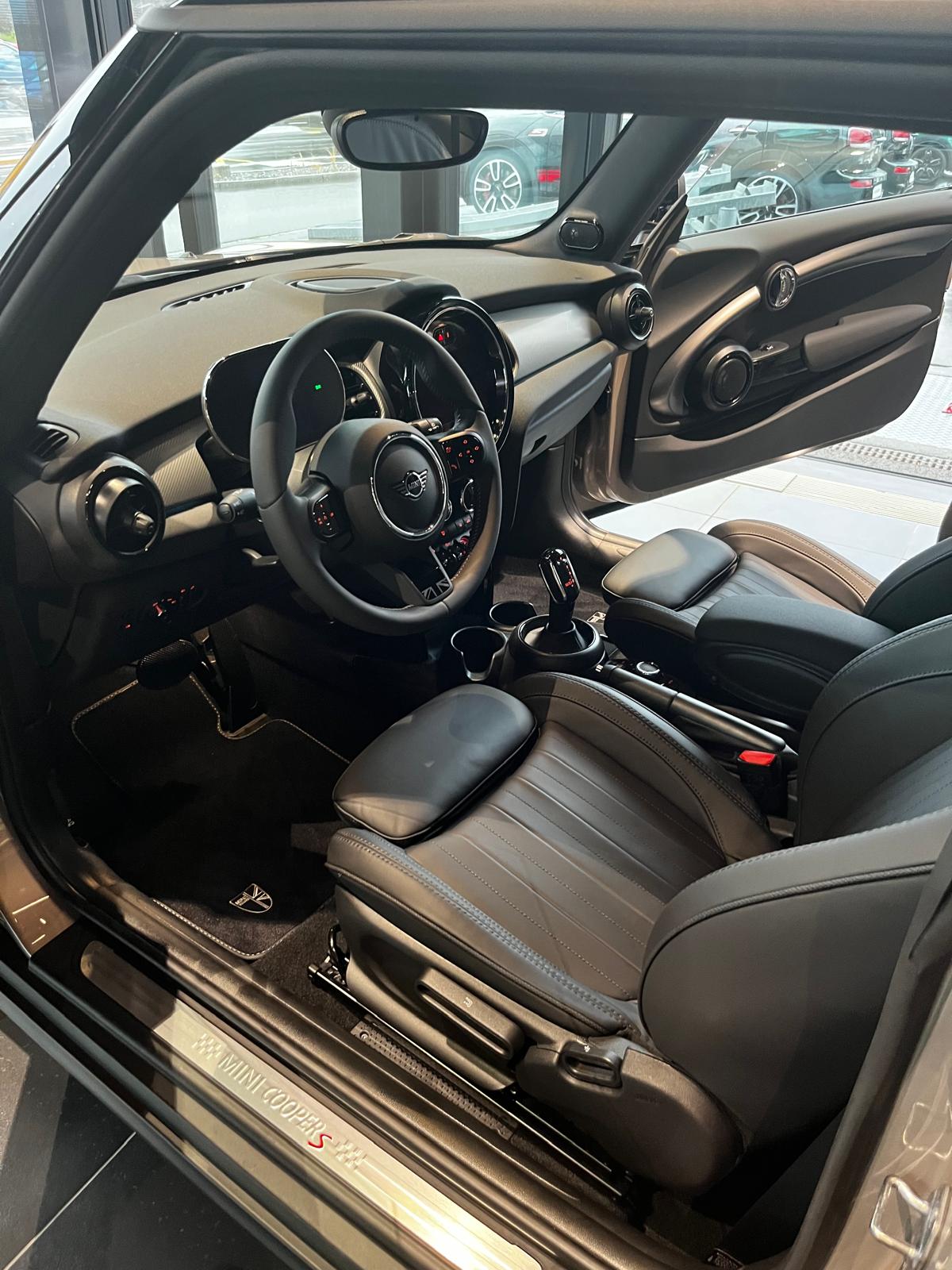 MINI Cooper S Steptronic DKG-image-2