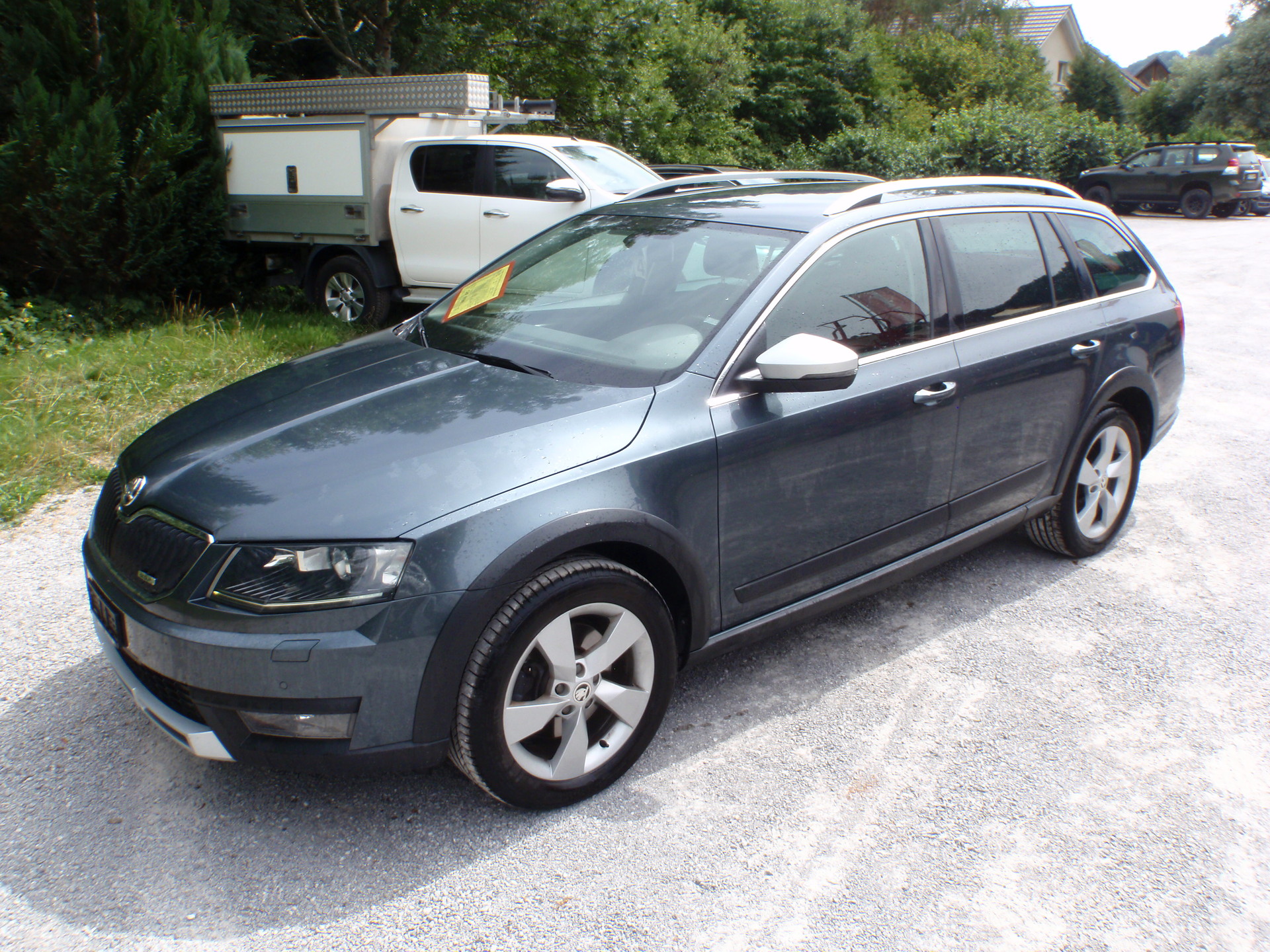 SKODA Octavia Combi 2.0 TDI Scout 4x4 DSG-image-0
