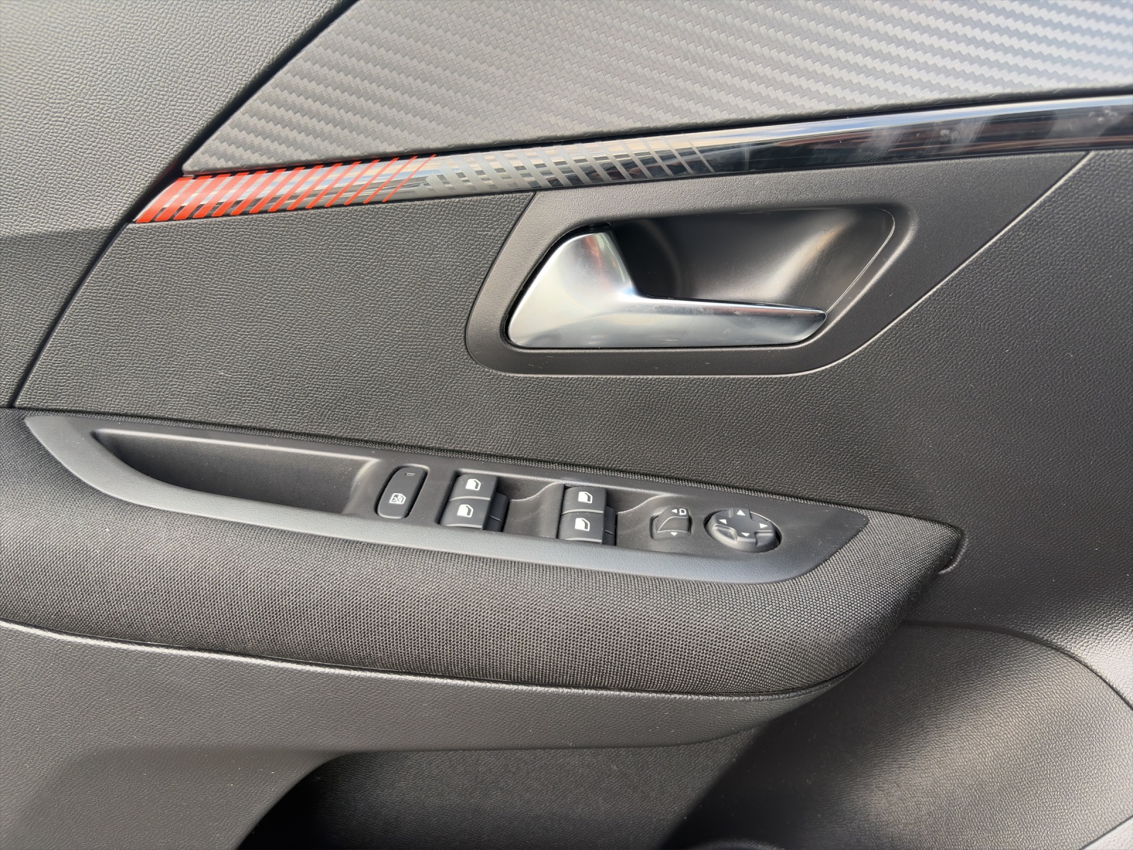 PEUGEOT 208 1.2 PureTech 100 PS Active Pack-image-11