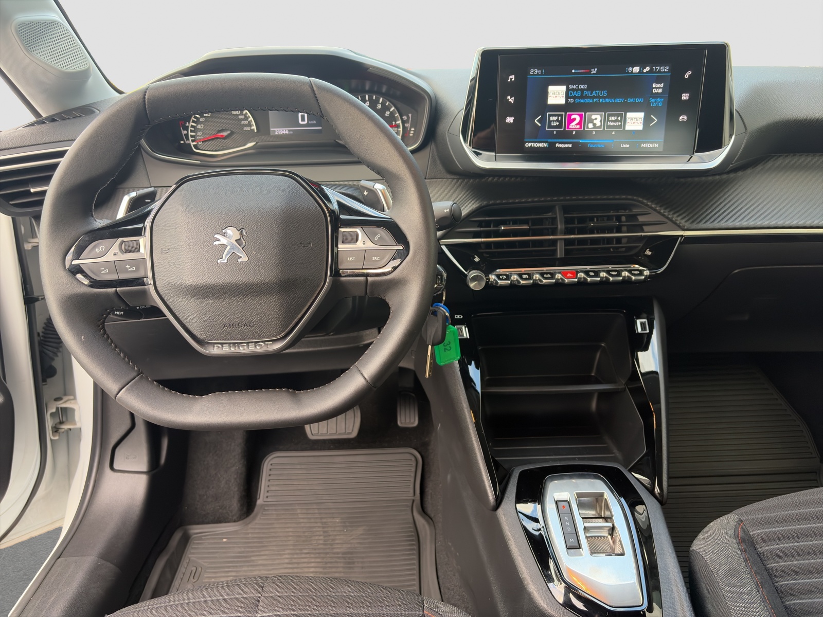 PEUGEOT 208 1.2 PureTech 100 PS Active Pack-image-9