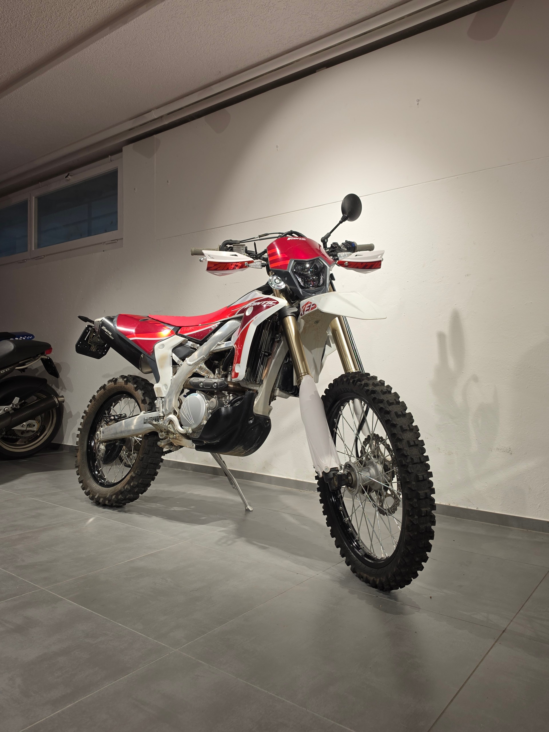 FANTIC XEF 310-showroom-element-1