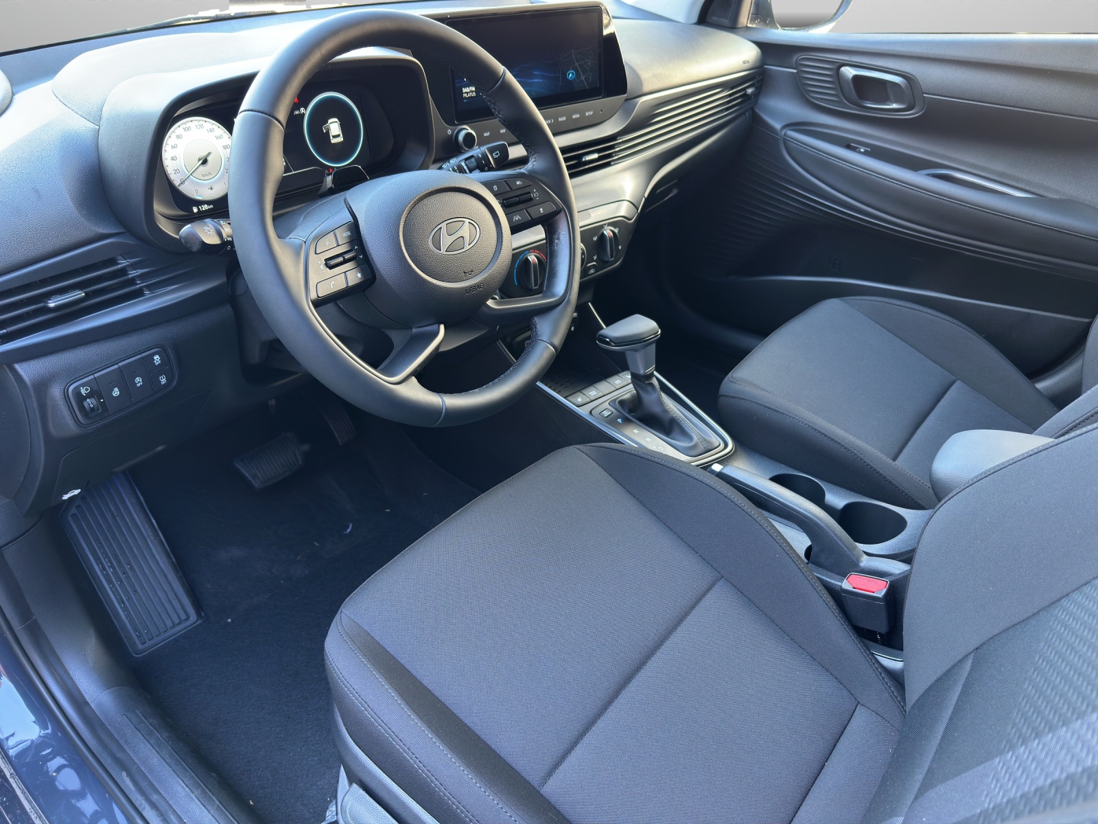 HYUNDAI i20 1.0 T-GDi Amplia Go Pack Safe Tec-image-4