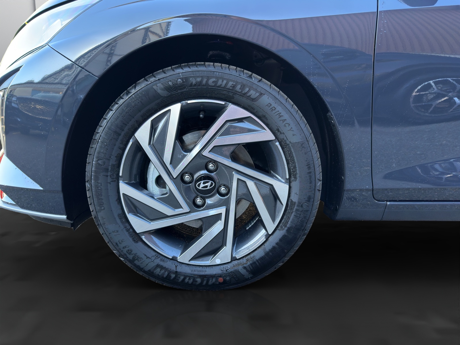 HYUNDAI i20 1.0 T-GDi Amplia Go Pack Safe Tec-image-15
